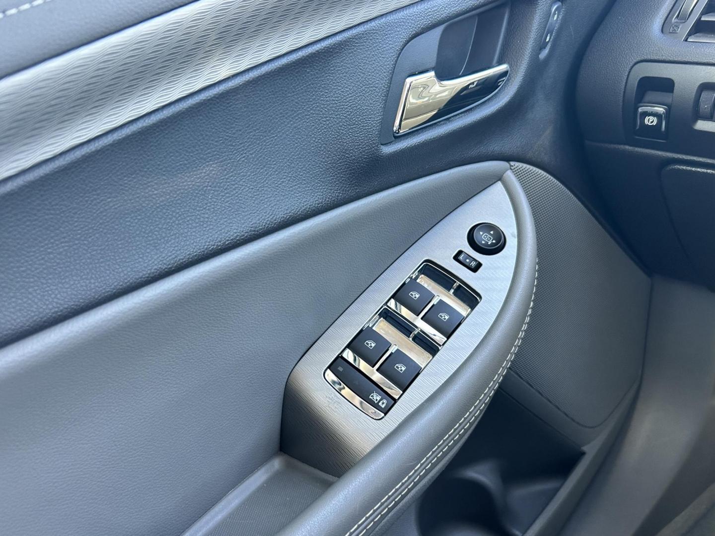 2016 White /Gray Chevrolet Impala CNG 2FL (2G11Y5SN2G9) with an 3.6L V6 DOHC 24V CNG engine, 6A transmission, located at 17760 Hwy 62, Morris, OK, 74445, (918) 733-4887, 35.609104, -95.877060 - 2016 CHEVY IMPALA HAS THE 3.6 V6 ENGINE AND IS FWD. THE IMPALA IS A BI-FUEL CAR THAT RUNS ON BOTH CNG (COMPRESSED NATUAL GAS) OR GASOLINE. THIS CAR FEATURES KEYLESS REMOTE START, KEYLESS REMOTE ENTRY, POWER LOCKS, POWER WINDOWS, POWER SEATS, POWER MIRRORS, AM/FM STEREO, CLOTH SEATS, BACK UP CAMERA, - Photo#9