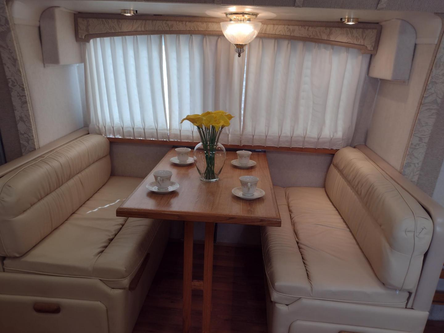 2003 Silver /TAN AIRSTREAM M30 LIMITED M30 LIMITED (1STJBBP213J) , located at 17760 Hwy 62, Morris, OK, 74445, 35.609104, -95.877060 - GRAB IT WHILE YOU CAN!!! 2003 AIRSTREAM CLASSIC LIMITED M30 WITH SLIDE OUT OVERALL 31FT. IN THE LIVING/KITCHEN AREA IS LEATHER SOFA THAT FOLDS DOWN FOR ADDITIONAL SLEEPING, STORAGE DRAWER UNDER SOFA, HAS A SIDE TABLE, OVERHEAD STORAGE CABINETS, LEATHER BOOTH STYLE DINETTE THAT FOLDS DOWN FOR ADDITIO - Photo#17