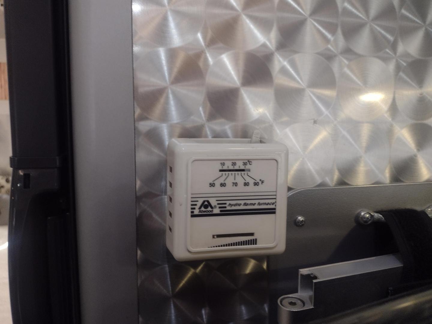 2007 Silver Airstream OCEAN BREEZE 25CCD 25CCD (1STCFYJ2X7J) , located at 17760 Hwy 62, Morris, OK, 74445, 35.609104, -95.877060 - CAMPING SEASON IS HERE GRAB IT WHILE YOU CAN!!! A 2007 AIRSTREAM INTERNATIONAL OCEAN BREEZE 25CCD OVERALL 26FT. IN THE FRONT IS THE LIVING/KITCHEN AREA THAT FEATURES A CLOTH COUCH WITH OVERHEAD CABINET, STORAGE UNDER THE COUCH, BOOTH STYLE DINETTE THAT FOLDS DOWN FOR ADDITIONAL SLEEPING, OVERHEAD C - Photo#30