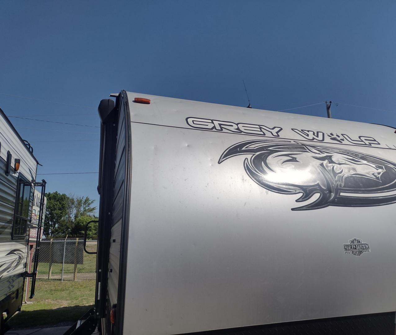 2020 Silver Forest River GREY WOLF PUP 22RR 22RR (4X4TCKX24LK) , located at 17760 Hwy 62, Morris, OK, 74445, 35.609104, -95.877060 - CAMPING SEASON IS HERE! CHECK OUT THIS 2020 FOREST RIVER GREY WOLF PUP TOY HAULER 22RR 29FT OVERALL WITH A 15FT POWER AWNING. IN THE LIVING/KITCHEN AREA IS A FARM STYLE SINK WITH OVERHEAD CABINETS, 3 BURNER STOVE WITH OVEN, OVERHEAD MICROWAVE, PANTRY, MID-SIZE FRIDGE, AM/FM RADIO, BOOTH STYLE DINETT - Photo#46