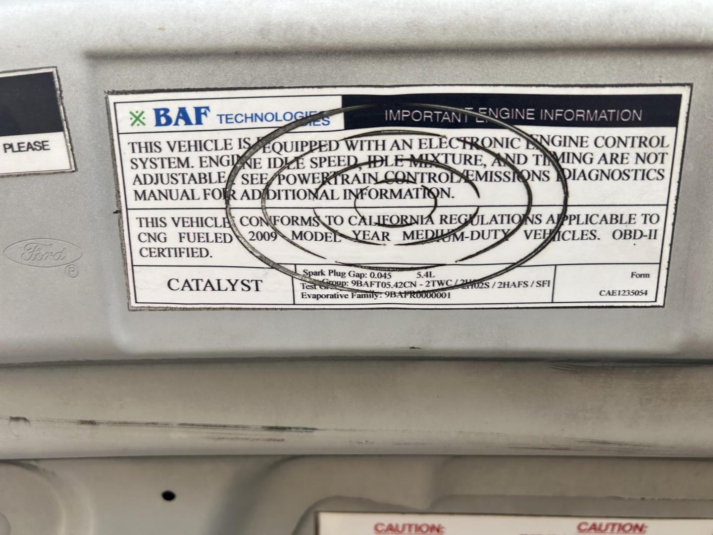 2009 White /Gray Ford E-Series Van E-250 (1FTNE24L49D) with an 5.4L V8 SOHC 16V engine, 4-Speed Automatic transmission, located at 17760 Hwy 62, Morris, OK, 74445, (918) 733-4887, 35.609104, -95.877060 - 2009 FORD E-SERIES VAN E-250 5.4 V8 DEDICATED CNG (COMPRESSED NATURAL GAS) DOES NOT RUN ON GASOLINE. FEATURES MANUAL SEATS, MANUAL LOCKS, MANUAL WINDOWS, MANUAL MIRRORS, AM/FM RADIO, AND WORK SHELF IN THE REAR. IT IS EQUIPPED WITH A CNG FUELING SYSTEM, IT RUNS ON COMPRESSED NATURAL GAS. A PREMIER AL - Photo#19