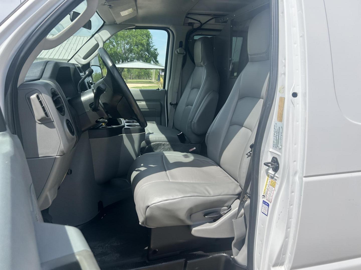 2009 White /Gray Ford E-Series Van E-250 (1FTNE24L49D) with an 5.4L V8 SOHC 16V engine, 4-Speed Automatic transmission, located at 17760 Hwy 62, Morris, OK, 74445, (918) 733-4887, 35.609104, -95.877060 - 2009 FORD E-SERIES VAN E-250 5.4 V8 DEDICATED CNG (COMPRESSED NATURAL GAS) DOES NOT RUN ON GASOLINE. FEATURES MANUAL SEATS, MANUAL LOCKS, MANUAL WINDOWS, MANUAL MIRRORS, AM/FM RADIO, AND WORK SHELF IN THE REAR. IT IS EQUIPPED WITH A CNG FUELING SYSTEM, IT RUNS ON COMPRESSED NATURAL GAS. A PREMIER AL - Photo#6