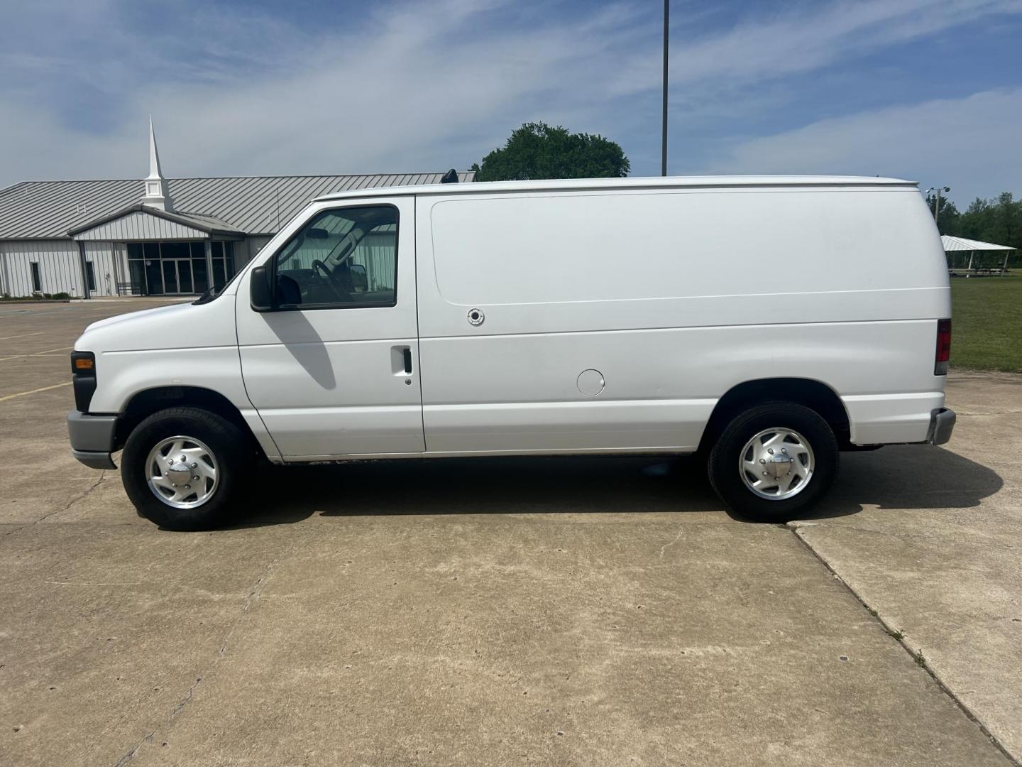 2009 White /Gray Ford E-Series Van E-250 (1FTNE24L49D) with an 5.4L V8 SOHC 16V engine, 4-Speed Automatic transmission, located at 17760 Hwy 62, Morris, OK, 74445, (918) 733-4887, 35.609104, -95.877060 - 2009 FORD E-SERIES VAN E-250 5.4 V8 DEDICATED CNG (COMPRESSED NATURAL GAS) DOES NOT RUN ON GASOLINE. FEATURES MANUAL SEATS, MANUAL LOCKS, MANUAL WINDOWS, MANUAL MIRRORS, AM/FM RADIO, AND WORK SHELF IN THE REAR. IT IS EQUIPPED WITH A CNG FUELING SYSTEM, IT RUNS ON COMPRESSED NATURAL GAS. A PREMIER AL - Photo#8