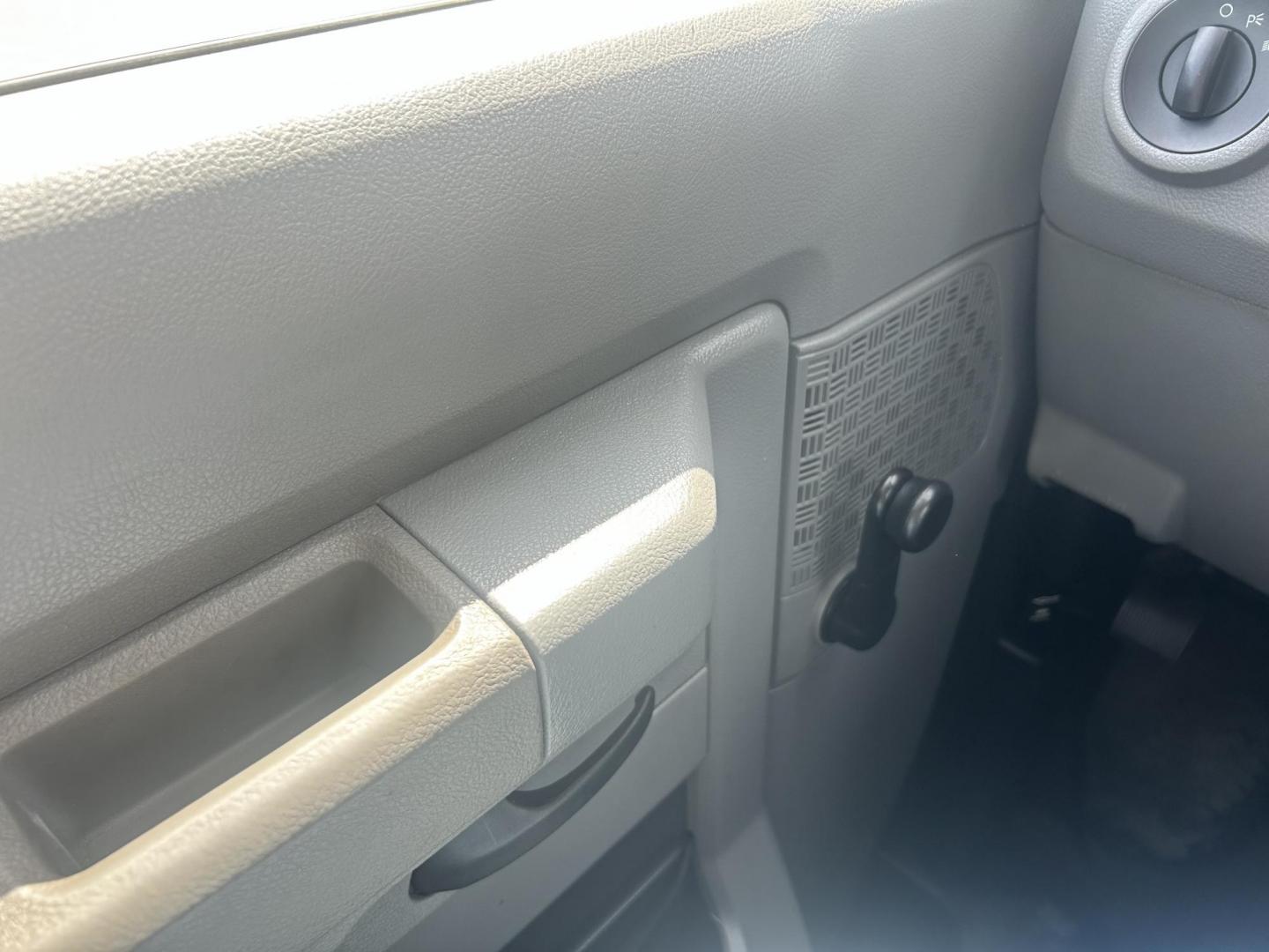2009 White /Gray Ford E-Series Van E-250 (1FTNE24L49D) with an 5.4L V8 SOHC 16V engine, 4-Speed Automatic transmission, located at 17760 Hwy 62, Morris, OK, 74445, (918) 733-4887, 35.609104, -95.877060 - 2009 FORD E-SERIES VAN E-250 5.4 V8 DEDICATED CNG (COMPRESSED NATURAL GAS) DOES NOT RUN ON GASOLINE. FEATURES MANUAL SEATS, MANUAL LOCKS, MANUAL WINDOWS, MANUAL MIRRORS, AM/FM RADIO, AND WORK SHELF IN THE REAR. IT IS EQUIPPED WITH A CNG FUELING SYSTEM, IT RUNS ON COMPRESSED NATURAL GAS. A PREMIER AL - Photo#9