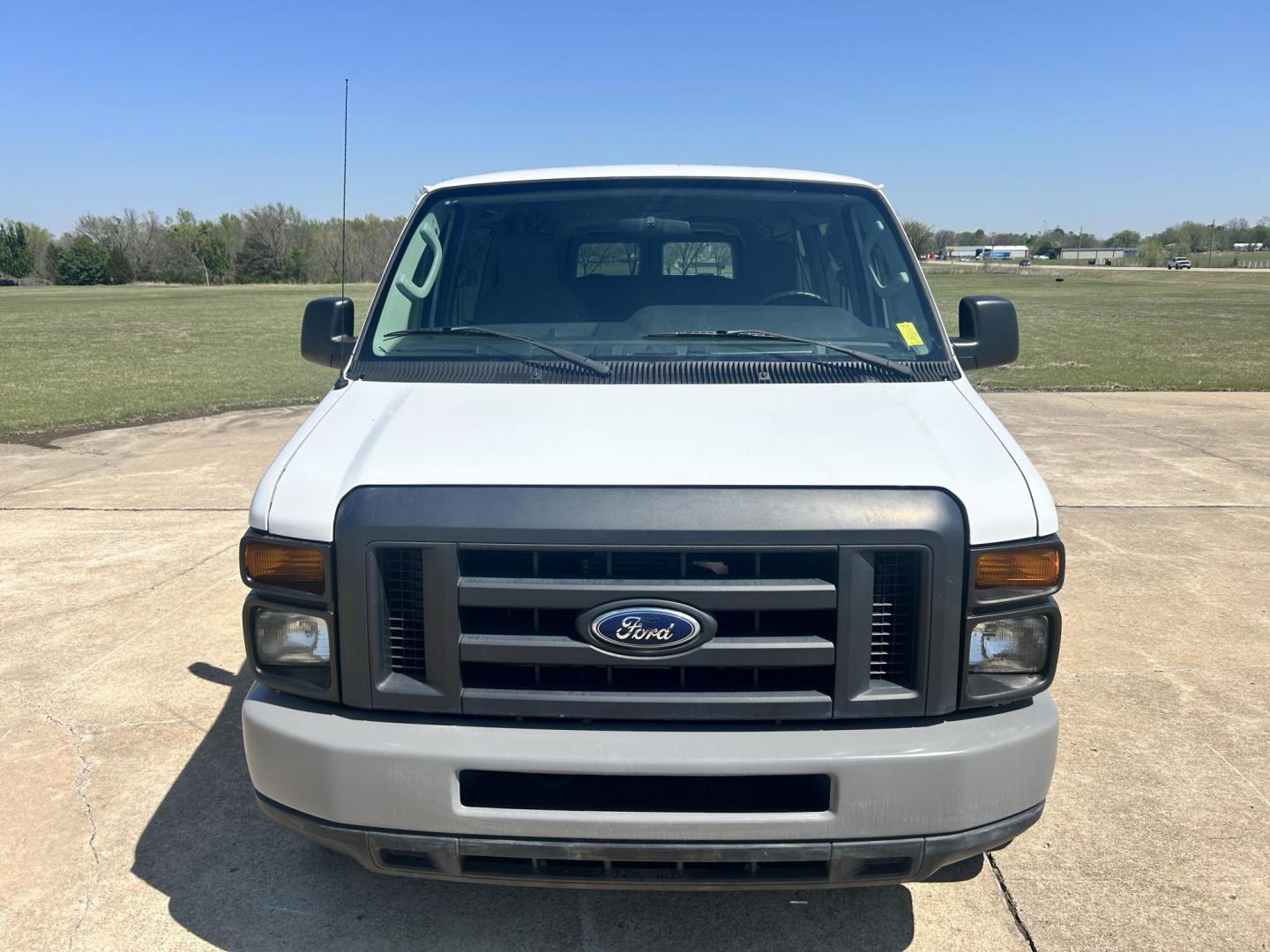 2013 White /TAN Ford E-Series Wagon E-350 XLT Super Duty Extended (1FBSS3BL9DD) with an 5.4L V8 SOHC 16V FFV engine, located at 17760 Hwy 62, Morris, OK, 74445, (918) 733-4887, 35.609104, -95.877060 - 2013 FORD E-350 15 PASSENGER VAN DEDICATED CNG ONLY RUNS ON COMPRESSED NATURAL GAS IT HAS THE 5.4L V8 ENIGINE. IT FEATURES POWER LOCKS, POWER WINDOWS, POWER MIRRORS, CLOTH INTERIOR, AM/FM RADIO, AUXILARY PORT, FRONT AND REAR A/C, TRACTION CONTROL, CRUISE CONTROL, 15 PASSENGER VAN, EQUIPPED WITH BAF - Photo#1