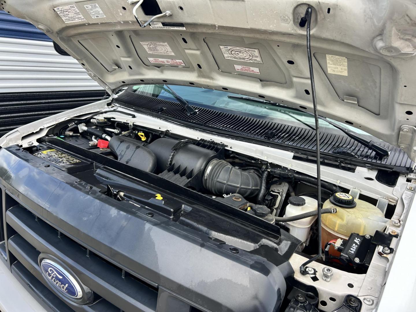 2013 White /TAN Ford E-Series Wagon E-350 XLT Super Duty Extended (1FBSS3BL9DD) with an 5.4L V8 SOHC 16V FFV engine, located at 17760 Hwy 62, Morris, OK, 74445, (918) 733-4887, 35.609104, -95.877060 - 2013 FORD E-350 15 PASSENGER VAN DEDICATED CNG ONLY RUNS ON COMPRESSED NATURAL GAS IT HAS THE 5.4L V8 ENIGINE. IT FEATURES POWER LOCKS, POWER WINDOWS, POWER MIRRORS, CLOTH INTERIOR, AM/FM RADIO, AUXILARY PORT, FRONT AND REAR A/C, TRACTION CONTROL, CRUISE CONTROL, 15 PASSENGER VAN, EQUIPPED WITH BAF - Photo#17
