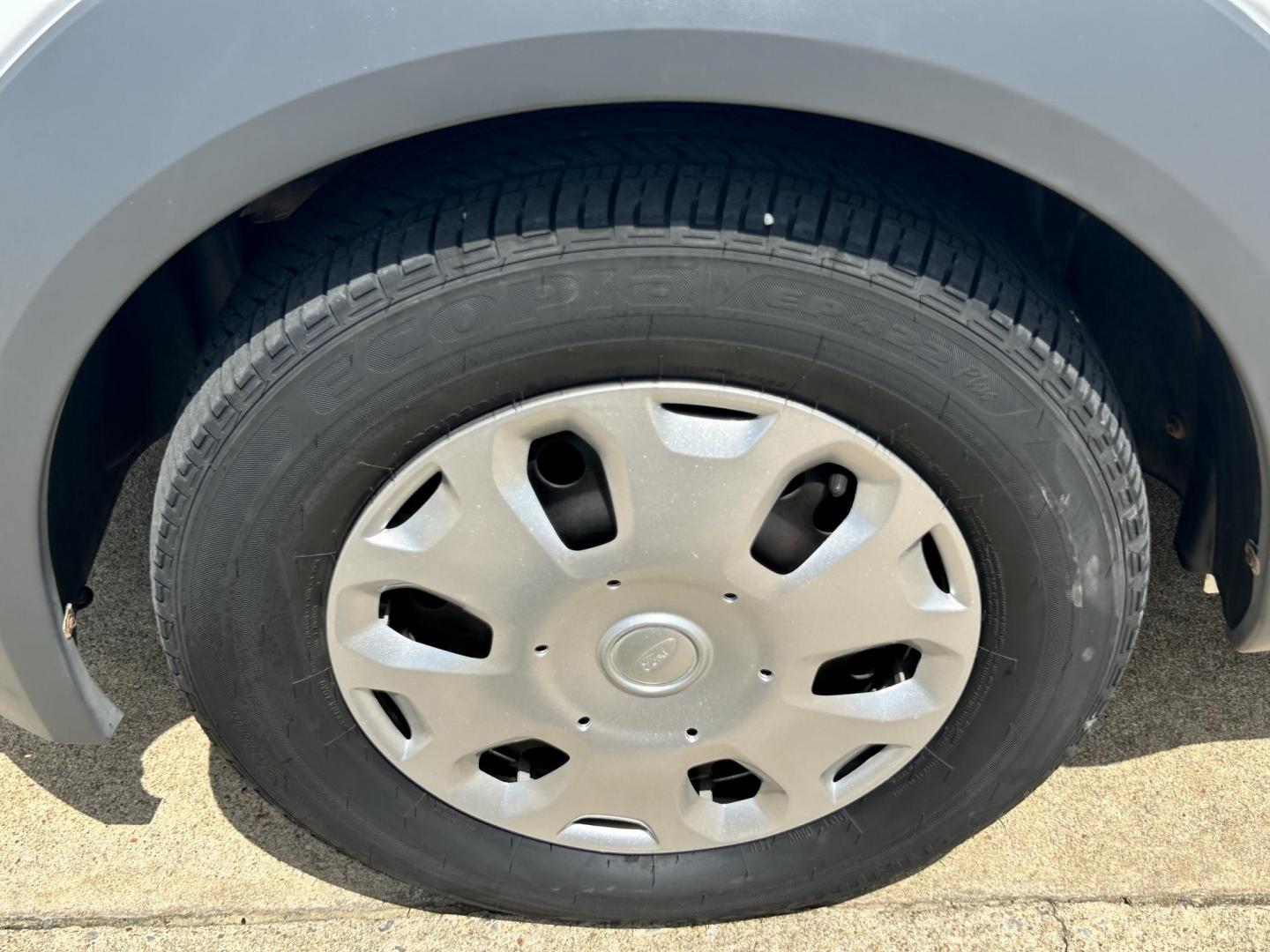 2013 White /Gray Ford Transit Connect XL with Side and Rear Door Glass (NM0LS7CN2DT) with an 2.0L L4 DOHC 16V engine, 4-Speed Automatic transmission, located at 17760 Hwy 62, Morris, OK, 74445, (918) 733-4887, 35.609104, -95.877060 - 2013 FORD TRANSIT CARGO VAN, DEDICATED CNG, VEHICLE IS NOT EQUIPPED TO RUN ON GASOLINE. 4 CYL, POWER WINDOWS, KEYLESS ENTRY REMOTE, POWER LOCKS, AIR, TILT, CRUISE, 16 GALLON CNG TANKS. RUNS AND DRIVES WELL. APPROXIMATELY 300 MILE RANGE ON A FULL TANK VERY GOOD CONDITION. ONLY19,663 MILES!!!! HAS A - Photo#17
