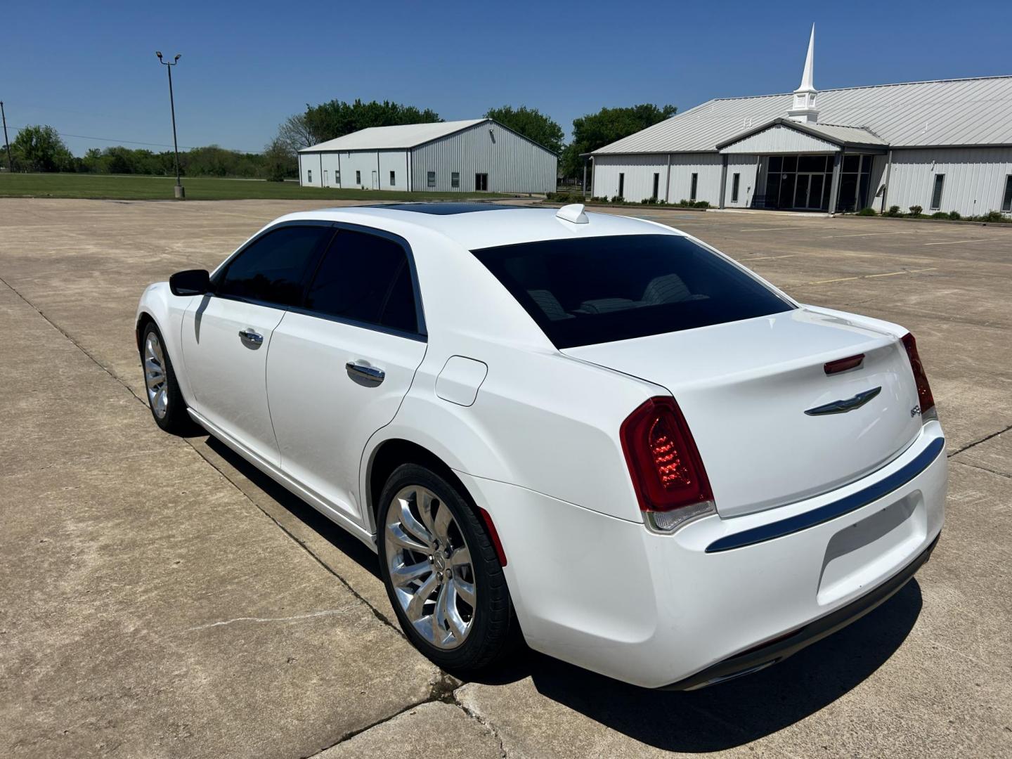 2017 White /BLACK Chrysler 300 C RWD (2C3CCAET3HH) with an 5.7L V8 OHV 16V engine, 8A transmission, located at 17760 Hwy 62, Morris, OK, 74445, (918) 733-4887, 35.609104, -95.877060 - 2017 CHRYSLER 300 5.7L V8 ENGINE RWD. FEATURING REMOTE START, KEYLESS ENTRY, POWER SEATS, POWER WINDOWS, POWER MIRRORS, LEATHER INTERIOR, HEATED AND COOLED FRONT SEATS, HEATED REAR SEATS, HEATED STEERING WHEEL, CRUISE CONTROL, TRACTION CONTROL, MULTI-FUNCTION STEERING WHEEL CONTROL, DUAL CLIMATE CO - Photo#7