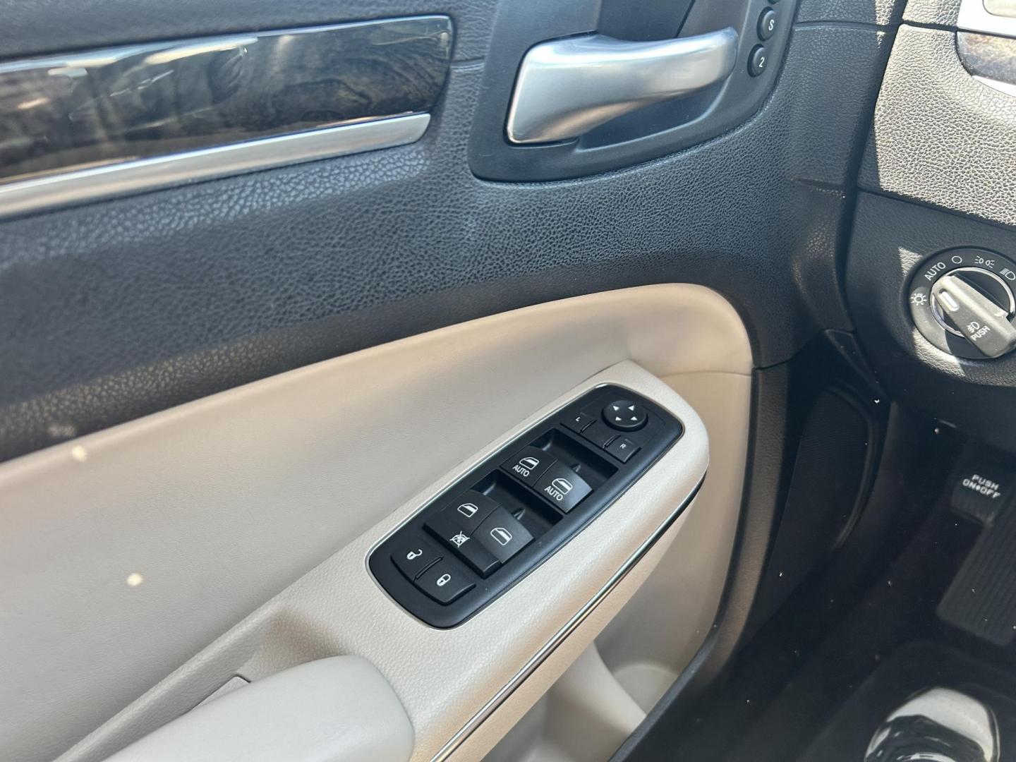 2017 White /BLACK Chrysler 300 C RWD (2C3CCAET3HH) with an 5.7L V8 OHV 16V engine, 8A transmission, located at 17760 Hwy 62, Morris, OK, 74445, (918) 733-4887, 35.609104, -95.877060 - 2017 CHRYSLER 300 5.7L V8 ENGINE RWD. FEATURING REMOTE START, KEYLESS ENTRY, POWER SEATS, POWER WINDOWS, POWER MIRRORS, LEATHER INTERIOR, HEATED AND COOLED FRONT SEATS, HEATED REAR SEATS, HEATED STEERING WHEEL, CRUISE CONTROL, TRACTION CONTROL, MULTI-FUNCTION STEERING WHEEL CONTROL, DUAL CLIMATE CO - Photo#9