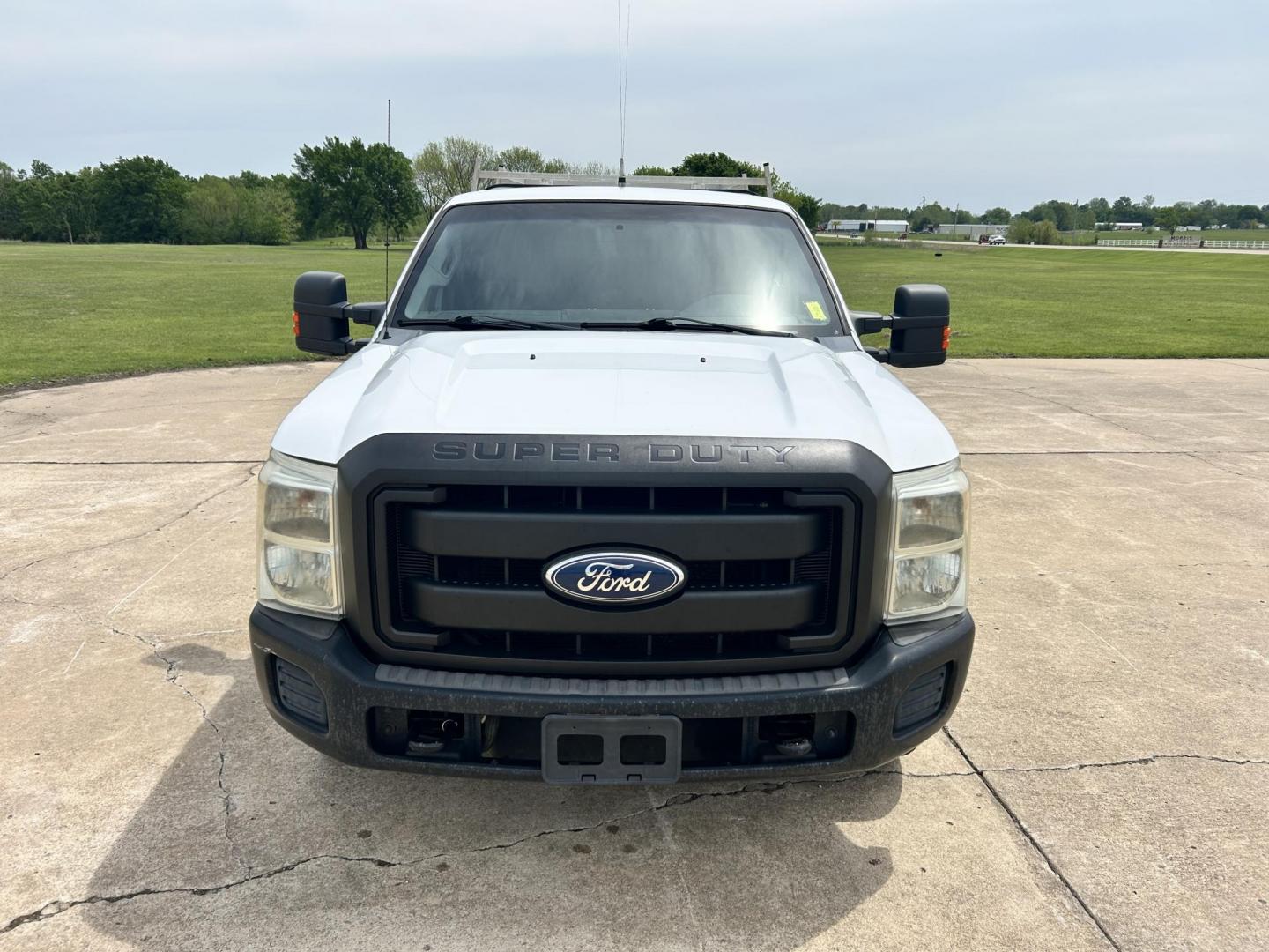 2012 White /Gray Ford F-250 SD SuperCab 2WD (1FT7X2A62CE) with an 6.2L V8 OHV 16V engine, 6-Speed Automatic transmission, located at 17760 Hwy 62, Morris, OK, 74445, (918) 733-4887, 35.609104, -95.877060 - 2012 FORD F250 SUPER DUTY RWD SERVICE CAMPER WITH A 6.2L V8 ENGINE. FEATURES KEYLESS ENTRY, MANUAL SEAT, CLOTH INTERIOR, POWER WINDOWS, POWER LOCKS, POWER MIRRORS, AM FM RADIO, CRUISE CONTROL, TRACTION CONTROL, SERVICE CAMPER WITH SHELVES AND BED SLIDE, AND TRAILER HITCH. FIRESTONE TIRES 246/70R17 A - Photo#2