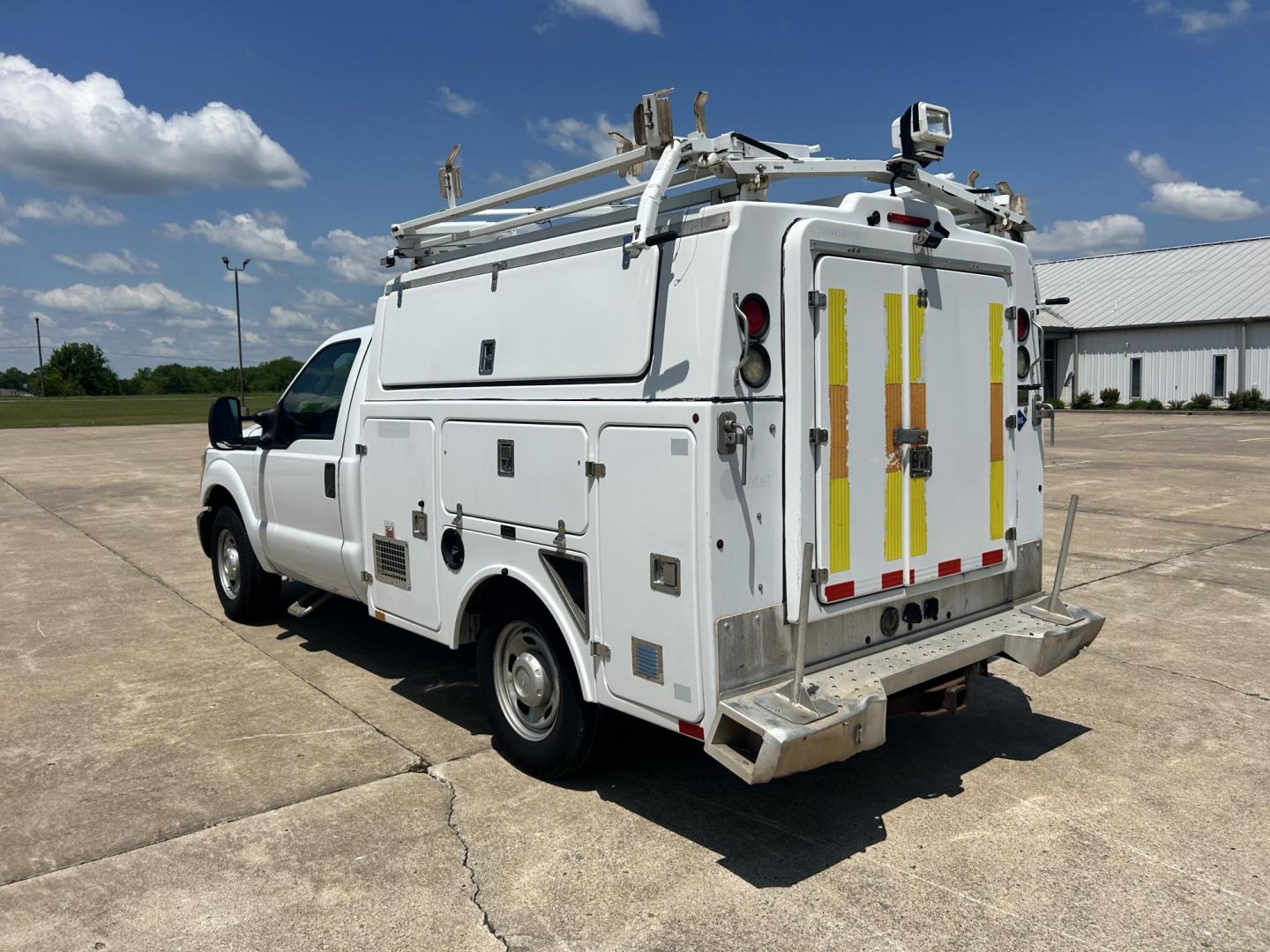 2013 White /Gray Ford F-350 SD 2WD (1FDRF3A62DE) with an 6.2L V8 OHV 16V engine, 6-Speed Automatic transmission, located at 17760 Hwy 62, Morris, OK, 74445, (918) 733-4887, 35.609104, -95.877060 - 2013 FORD F-350 6.2 V8 RWD DEDICATED CNG ONLY RUNS ON COMPRESSED NATURAL GAS AND DOES NOT RUN ON GASOLINE. FEATURES MANUAL SEATS, MANUAL LOCKS, MANUAL WINDOWS, MANUAL MIRRORS, AM/FM STEREO, VINYL SEATS, CRUISE CONTROL, TRACTION CONTROL, FACTORY-EQUIPT TRAILER BREAKS, POWER CONVERTER, GASOLINE CUMMI - Photo#6
