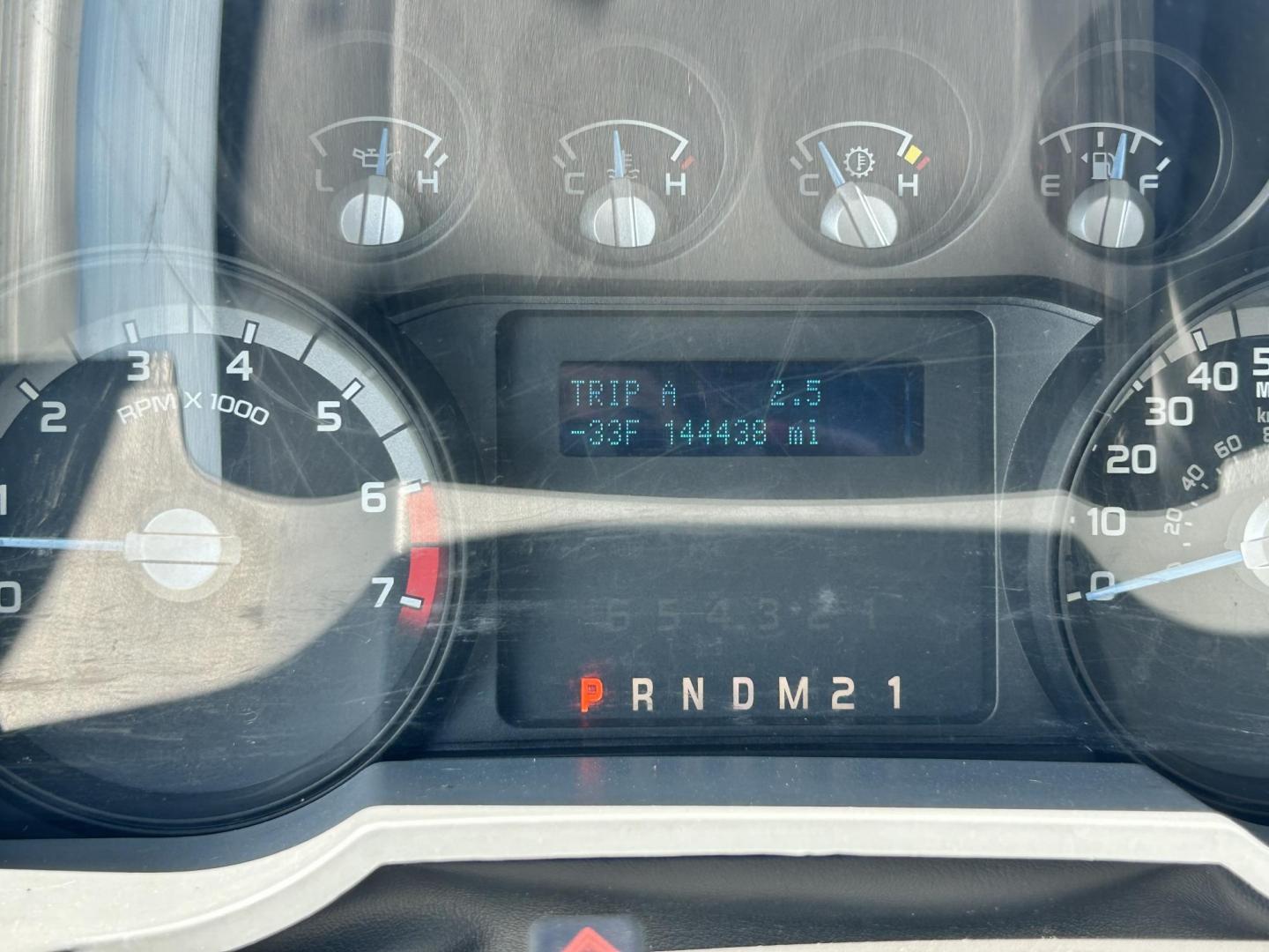 2013 White /Gray Ford F-350 SD 2WD (1FDRF3A62DE) with an 6.2L V8 OHV 16V engine, 6-Speed Automatic transmission, located at 17760 Hwy 62, Morris, OK, 74445, (918) 733-4887, 35.609104, -95.877060 - 2013 FORD F-350 6.2 V8 RWD DEDICATED CNG ONLY RUNS ON COMPRESSED NATURAL GAS AND DOES NOT RUN ON GASOLINE. FEATURES MANUAL SEATS, MANUAL LOCKS, MANUAL WINDOWS, MANUAL MIRRORS, AM/FM STEREO, VINYL SEATS, CRUISE CONTROL, TRACTION CONTROL, FACTORY-EQUIPT TRAILER BREAKS, POWER CONVERTER, GASOLINE CUMMI - Photo#10