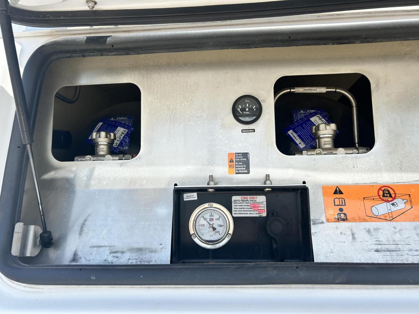 2013 White /Gray Ford F-350 SD 2WD (1FDRF3A62DE) with an 6.2L V8 OHV 16V engine, 6-Speed Automatic transmission, located at 17760 Hwy 62, Morris, OK, 74445, (918) 733-4887, 35.609104, -95.877060 - 2013 FORD F-350 6.2 V8 RWD DEDICATED CNG ONLY RUNS ON COMPRESSED NATURAL GAS AND DOES NOT RUN ON GASOLINE. FEATURES MANUAL SEATS, MANUAL LOCKS, MANUAL WINDOWS, MANUAL MIRRORS, AM/FM STEREO, VINYL SEATS, CRUISE CONTROL, TRACTION CONTROL, FACTORY-EQUIPT TRAILER BREAKS, POWER CONVERTER, GASOLINE CUMMI - Photo#21