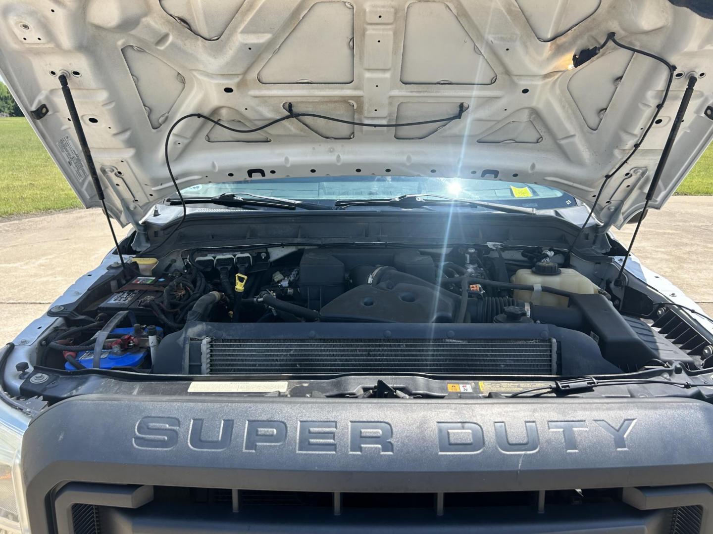 2013 White /Gray Ford F-350 SD 2WD (1FDRF3A62DE) with an 6.2L V8 OHV 16V engine, 6-Speed Automatic transmission, located at 17760 Hwy 62, Morris, OK, 74445, (918) 733-4887, 35.609104, -95.877060 - 2013 FORD F-350 6.2 V8 RWD DEDICATED CNG ONLY RUNS ON COMPRESSED NATURAL GAS AND DOES NOT RUN ON GASOLINE. FEATURES MANUAL SEATS, MANUAL LOCKS, MANUAL WINDOWS, MANUAL MIRRORS, AM/FM STEREO, VINYL SEATS, CRUISE CONTROL, TRACTION CONTROL, FACTORY-EQUIPT TRAILER BREAKS, POWER CONVERTER, GASOLINE CUMMI - Photo#22