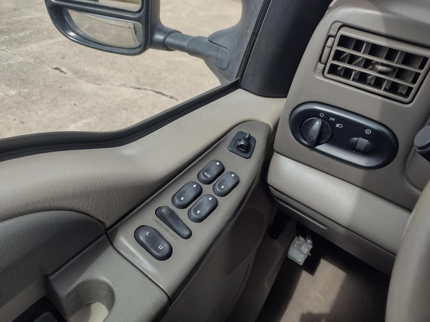 2001 DARK GREEN /TAN Ford Excursion XLT 2WD (1FMNU40S21E) with an 6.8L V10 SOHC 20V engine, 4-Speed Automatic Overdrive transmission, located at 17760 Hwy 62, Morris, OK, 74445, (918) 733-4887, 35.609104, -95.877060 - 2001 FORD EXCURSION XLT 2WD HAS THE 6.8L V10 ENGINE. FEATURES POWER DRIVER SEAT, MANUAL PASSENGER SEAT, POWER LOCKS, POWER WINDOWS, POWER MIRRORS, LEATHER INTERIOR, TOUCH SCREEN AM/FM RADIO, BLUETOOTH RADIO, AUXILLARY PORT, USB PORT, CRUISE CONTROL, 2ND AND 3RD ROW SEATING, REAR AC CONTROL, AND TRAI - Photo#8