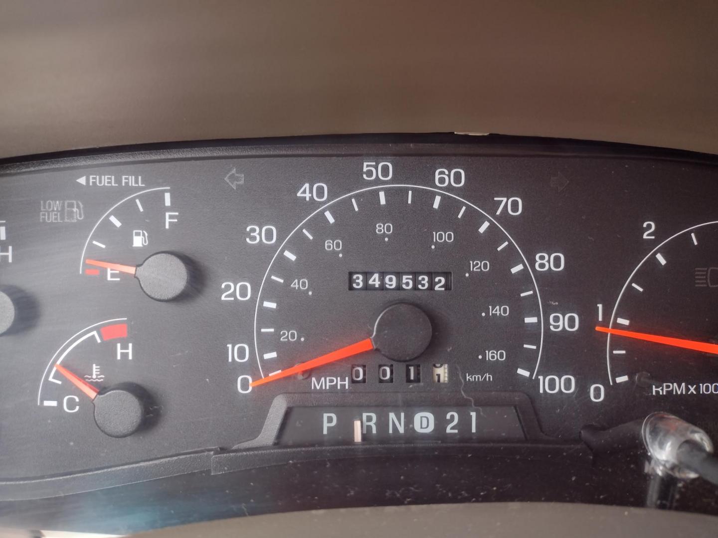 2001 DARK GREEN /TAN Ford Excursion XLT 2WD (1FMNU40S21E) with an 6.8L V10 SOHC 20V engine, 4-Speed Automatic Overdrive transmission, located at 17760 Hwy 62, Morris, OK, 74445, (918) 733-4887, 35.609104, -95.877060 - 2001 FORD EXCURSION XLT 2WD HAS THE 6.8L V10 ENGINE. FEATURES POWER DRIVER SEAT, MANUAL PASSENGER SEAT, POWER LOCKS, POWER WINDOWS, POWER MIRRORS, LEATHER INTERIOR, TOUCH SCREEN AM/FM RADIO, BLUETOOTH RADIO, AUXILLARY PORT, USB PORT, CRUISE CONTROL, 2ND AND 3RD ROW SEATING, REAR AC CONTROL, AND TRAI - Photo#10