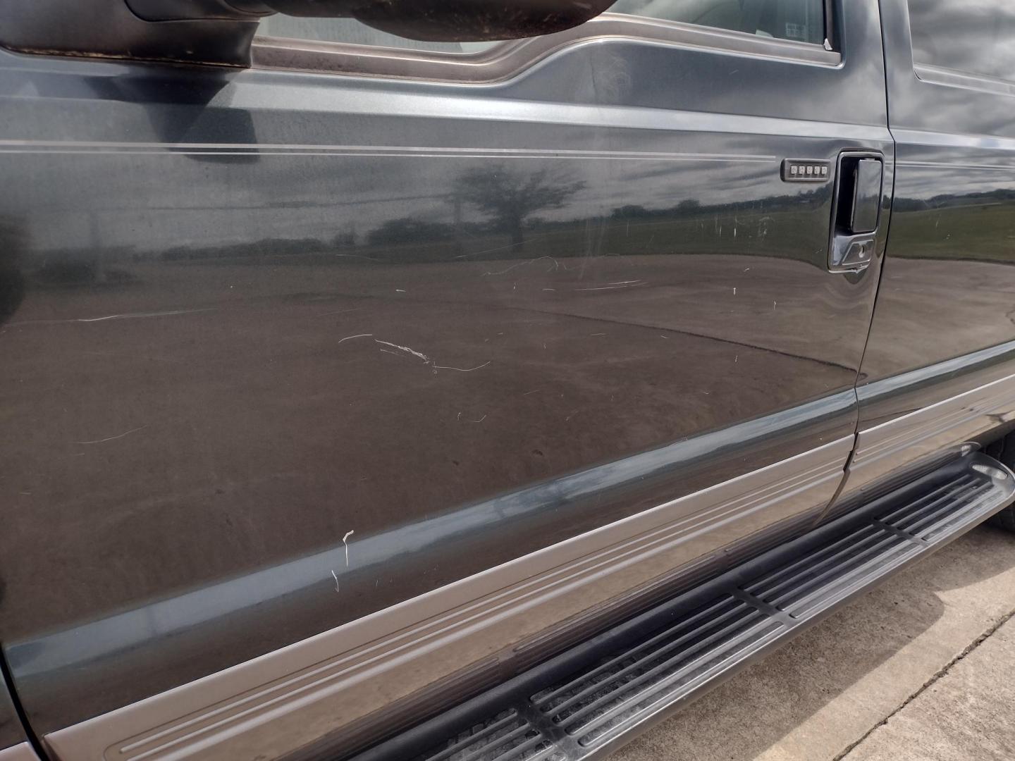 2001 DARK GREEN /TAN Ford Excursion XLT 2WD (1FMNU40S21E) with an 6.8L V10 SOHC 20V engine, 4-Speed Automatic Overdrive transmission, located at 17760 Hwy 62, Morris, OK, 74445, (918) 733-4887, 35.609104, -95.877060 - 2001 FORD EXCURSION XLT 2WD HAS THE 6.8L V10 ENGINE. FEATURES POWER DRIVER SEAT, MANUAL PASSENGER SEAT, POWER LOCKS, POWER WINDOWS, POWER MIRRORS, LEATHER INTERIOR, TOUCH SCREEN AM/FM RADIO, BLUETOOTH RADIO, AUXILLARY PORT, USB PORT, CRUISE CONTROL, 2ND AND 3RD ROW SEATING, REAR AC CONTROL, AND TRAI - Photo#33