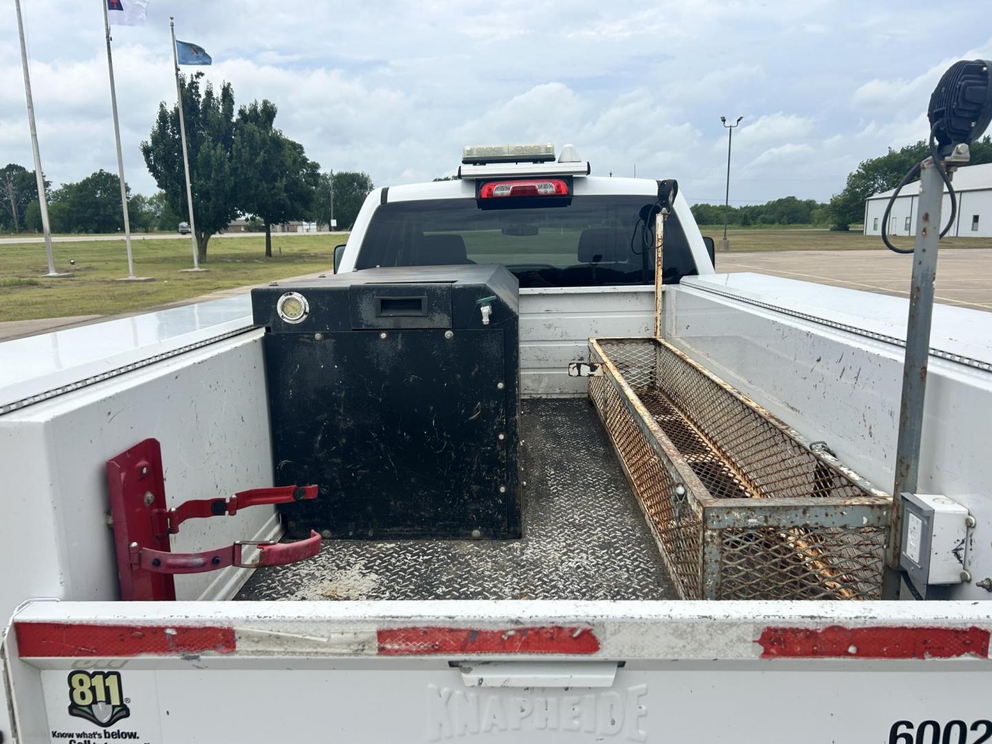 2015 White /Gray Chevrolet Silverado 2500HD Work Truck Double Cab 2WD (1GC2CUEG3FZ) with an 6.0L V8 OHV 16V FFV engine, 6-Speed Automatic transmission, located at 17760 Hwy 62, Morris, OK, 74445, (918) 733-4887, 35.609104, -95.877060 - 2015 CHEVY SILVERADO 2500 HD HAS THE 6.0L V8 AND IS 2WD. IT FEATURES POWER LOCKS, POWER WINDOWS, MANUAL SEATS, CLOTH INTERIOR, NO BACK SEAT REMOVED FOR WORK SHELVING, AM/FM RADIO, BACKUP CAMERA, TRACTION CONTOL, TOOL BED, PIPE VICE AND HITCH. IT RUNS ON CNG (COMPRESSED NATURAL GAS) OR GASOLINE. A PR - Photo#15