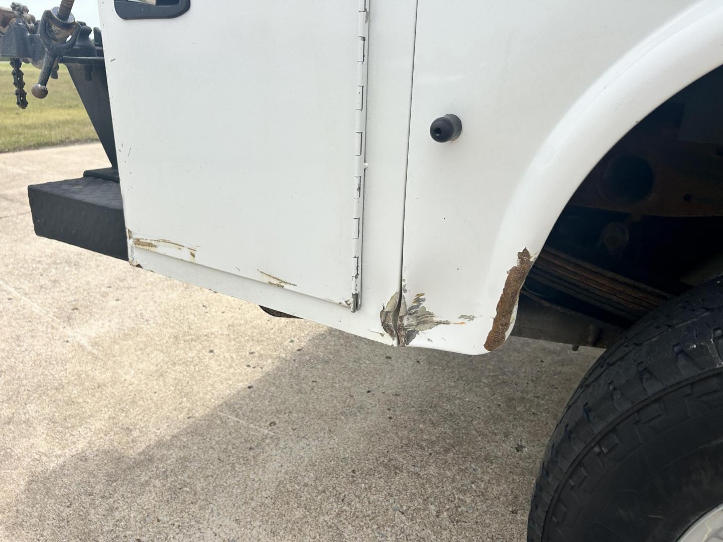 2015 White /Gray Chevrolet Silverado 2500HD Work Truck Double Cab 2WD (1GC2CUEG3FZ) with an 6.0L V8 OHV 16V FFV engine, 6-Speed Automatic transmission, located at 17760 Hwy 62, Morris, OK, 74445, (918) 733-4887, 35.609104, -95.877060 - 2015 CHEVY SILVERADO 2500 HD HAS THE 6.0L V8 AND IS 2WD. IT FEATURES POWER LOCKS, POWER WINDOWS, MANUAL SEATS, CLOTH INTERIOR, NO BACK SEAT REMOVED FOR WORK SHELVING, AM/FM RADIO, BACKUP CAMERA, TRACTION CONTOL, TOOL BED, PIPE VICE AND HITCH. IT RUNS ON CNG (COMPRESSED NATURAL GAS) OR GASOLINE. A PR - Photo#32