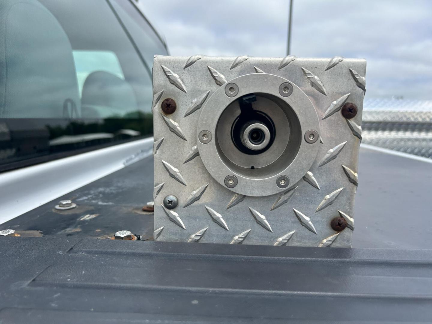 2012 White /Gray Ford F-150 XL 4WD (1FTVX1EF8CK) with an 5.0L V8 OHV 16V engine, 6-Speed Automatic transmission, located at 17760 Hwy 62, Morris, OK, 74445, (918) 733-4887, 35.609104, -95.877060 - Photo#22