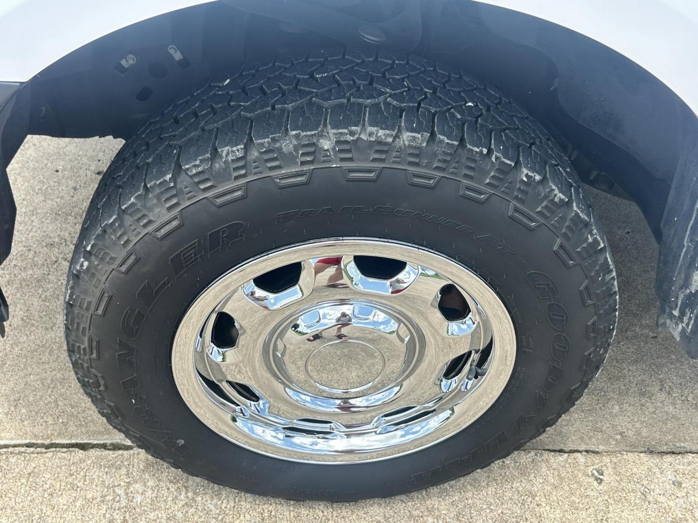 2016 White /Gray Ford F-150 XL 6.5-ft. Bed 2WD (1FTMF1CF9GK) with an 5.0L V8 engine, 6A transmission, located at 17760 Hwy 62, Morris, OK, 74445, (918) 733-4887, 35.609104, -95.877060 - 2016 FORD F150 XL 6.5FT BED 2WD WITH THE 5.0 V8 ENGINE. FEATURES A REMOTE KEYLESS ENTRY, POWER LOCKS, POWER WINDOWS, POWER MIRRORS, MANUEL SEATS, CLOTH SEATS, BACKUP CAMERA, AM/FM RADIO, CD PLAYER, AUXILIARY PORT, TRACTION CONTROL, BEDLINER, AND JOBOX TOOL BOX. 245/70R17 TIRES AND ONLY 86,390 MILES - Photo#21