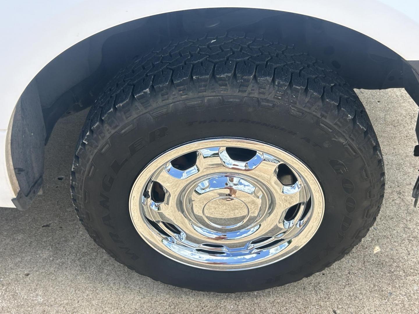 2016 White /Gray Ford F-150 XL 6.5-ft. Bed 2WD (1FTMF1CF9GK) with an 5.0L V8 engine, 6A transmission, located at 17760 Hwy 62, Morris, OK, 74445, (918) 733-4887, 35.609104, -95.877060 - 2016 FORD F150 XL 6.5FT BED 2WD WITH THE 5.0 V8 ENGINE. FEATURES A REMOTE KEYLESS ENTRY, POWER LOCKS, POWER WINDOWS, POWER MIRRORS, MANUEL SEATS, CLOTH SEATS, BACKUP CAMERA, AM/FM RADIO, CD PLAYER, AUXILIARY PORT, TRACTION CONTROL, BEDLINER, AND JOBOX TOOL BOX. 245/70R17 TIRES AND ONLY 86,390 MILES - Photo#22