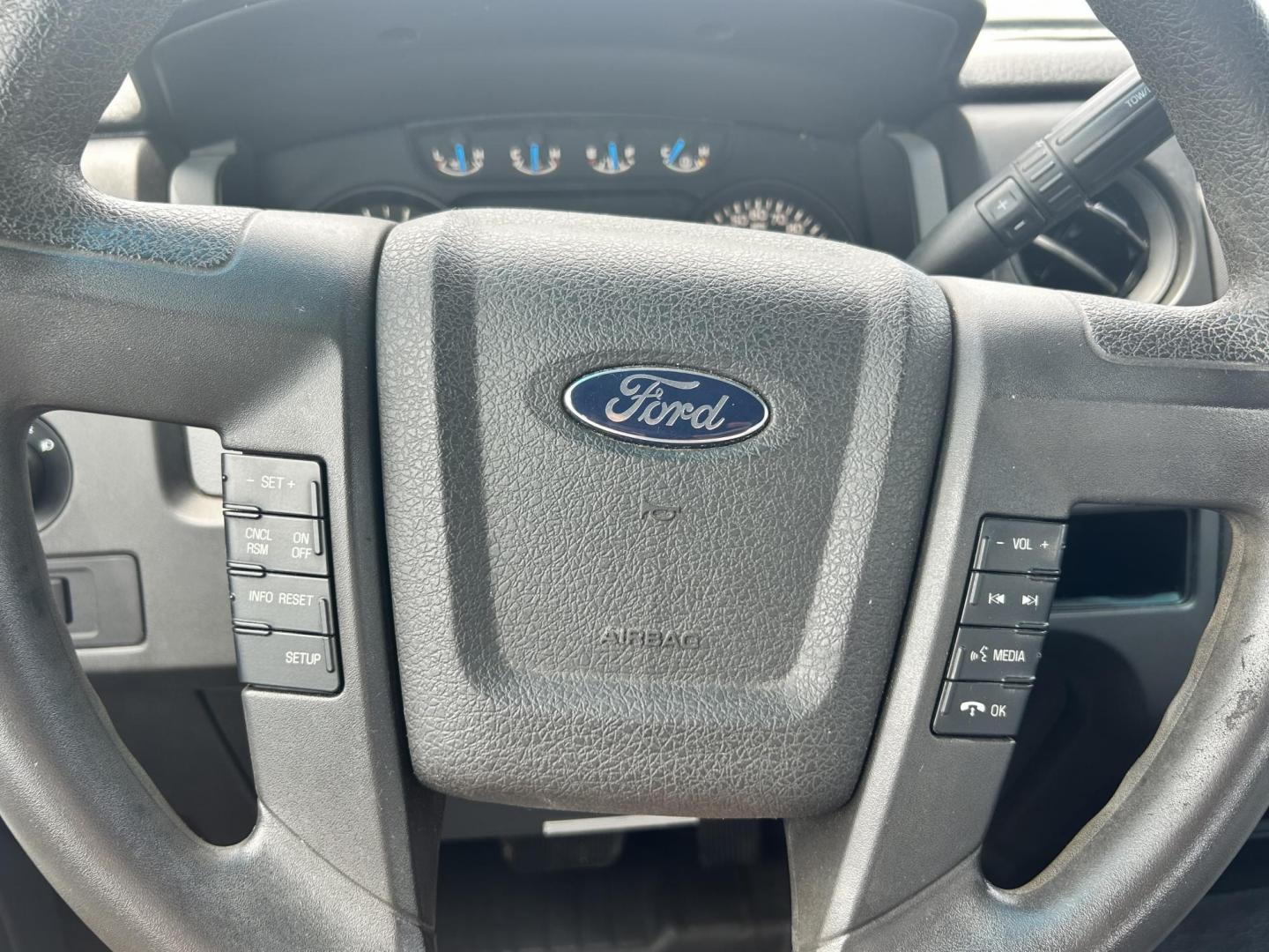 2014 White /Gray Ford F-150 (1FTEX1EM6EK) with an 3.7L V6 DOHC 24V engine, 6-Speed Automatic transmission, located at 17760 Hwy 62, Morris, OK, 74445, (918) 733-4887, 35.609104, -95.877060 - 2014 FORD F-150 XL EXTENDED CAB. 4WD 3.7L V6 BI-FUEL SYSTEM RUNS ON CNG OR GASOLINE. FEATURES KEYLESS REMOTE ENTRY, POWER LOCKS, POWER WINDOWS, AM/FM STEREO, SIRIUS XM STEREO, CD PLAYER, AUXILLARY PORT, CRUISE CONTROL, TRACTION CONTROL, MULTI-FUNCTIONING STEERING WHEEL CONTROLS, TRAILER HITCH, AND - Photo#11