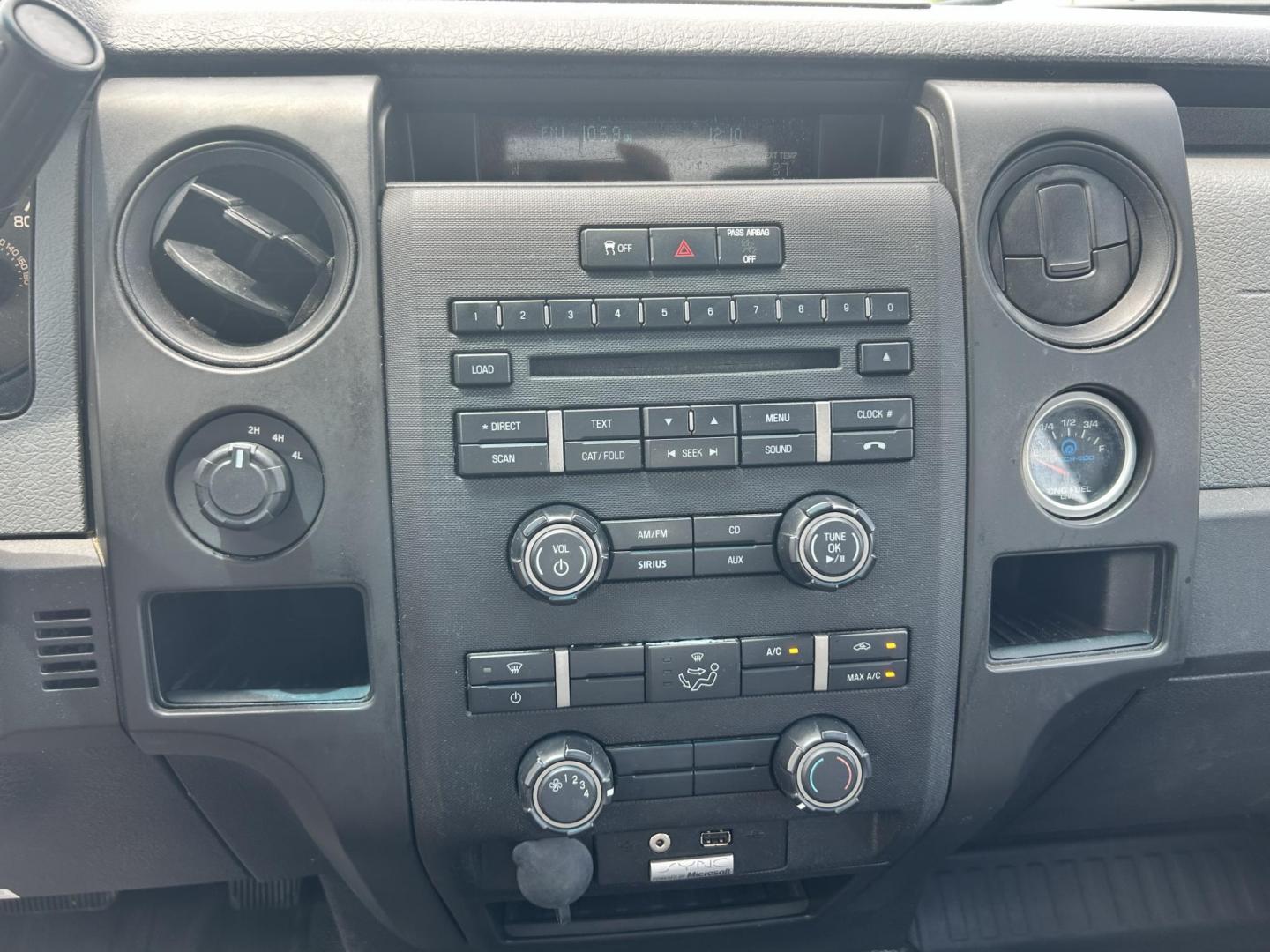 2014 White /Gray Ford F-150 (1FTEX1EM6EK) with an 3.7L V6 DOHC 24V engine, 6-Speed Automatic transmission, located at 17760 Hwy 62, Morris, OK, 74445, (918) 733-4887, 35.609104, -95.877060 - 2014 FORD F-150 XL EXTENDED CAB. 4WD 3.7L V6 BI-FUEL SYSTEM RUNS ON CNG OR GASOLINE. FEATURES KEYLESS REMOTE ENTRY, POWER LOCKS, POWER WINDOWS, AM/FM STEREO, SIRIUS XM STEREO, CD PLAYER, AUXILLARY PORT, CRUISE CONTROL, TRACTION CONTROL, MULTI-FUNCTIONING STEERING WHEEL CONTROLS, TRAILER HITCH, AND - Photo#12