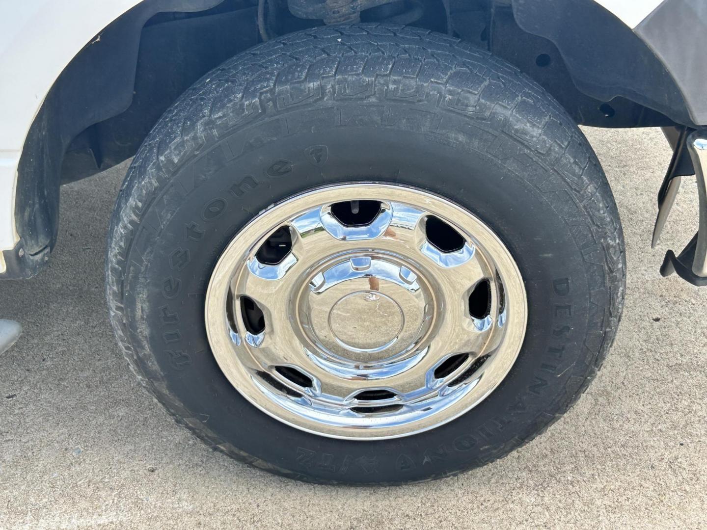 2014 White /Gray Ford F-150 (1FTEX1EM6EK) with an 3.7L V6 DOHC 24V engine, 6-Speed Automatic transmission, located at 17760 Hwy 62, Morris, OK, 74445, (918) 733-4887, 35.609104, -95.877060 - 2014 FORD F-150 XL EXTENDED CAB. 4WD 3.7L V6 BI-FUEL SYSTEM RUNS ON CNG OR GASOLINE. FEATURES KEYLESS REMOTE ENTRY, POWER LOCKS, POWER WINDOWS, AM/FM STEREO, SIRIUS XM STEREO, CD PLAYER, AUXILLARY PORT, CRUISE CONTROL, TRACTION CONTROL, MULTI-FUNCTIONING STEERING WHEEL CONTROLS, TRAILER HITCH, AND - Photo#29
