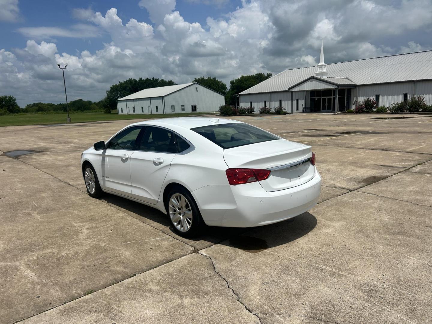 2016 White /Gray Chevrolet Impala CNG 3LT (2G1125SN9G9) with an 3.6L V6 DOHC 24V CNG engine, 6A transmission, located at 17760 Hwy 62, Morris, OK, 74445, (918) 733-4887, 35.609104, -95.877060 - 2016 CHEVY IMPALA HAS THE 3.6 V6 ENGINE AND IS FWD. THE IMPALA IS A BI-FUEL CAR THAT RUNS ON BOTH CNG (COMPRESSED NATUAL GAS) OR GASOLINE. THIS CAR FEATURES KEYLESS REMOTE START, KEYLESS REMOTE ENTRY, POWER LOCKS, POWER WINDOWS, POWER SEATS, POWER MIRRORS, AM/FM STEREO, CLOTH SEATS, DUAL CLIMATE CON - Photo#6