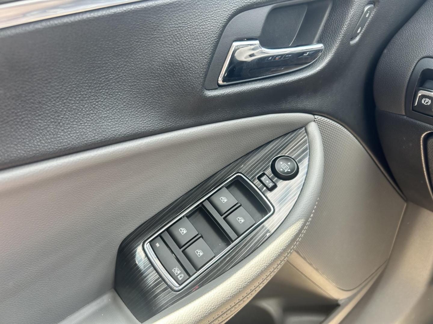 2016 White /Gray Chevrolet Impala CNG 3LT (2G1125SN9G9) with an 3.6L V6 DOHC 24V CNG engine, 6A transmission, located at 17760 Hwy 62, Morris, OK, 74445, (918) 733-4887, 35.609104, -95.877060 - 2016 CHEVY IMPALA HAS THE 3.6 V6 ENGINE AND IS FWD. THE IMPALA IS A BI-FUEL CAR THAT RUNS ON BOTH CNG (COMPRESSED NATUAL GAS) OR GASOLINE. THIS CAR FEATURES KEYLESS REMOTE START, KEYLESS REMOTE ENTRY, POWER LOCKS, POWER WINDOWS, POWER SEATS, POWER MIRRORS, AM/FM STEREO, CLOTH SEATS, DUAL CLIMATE CON - Photo#9