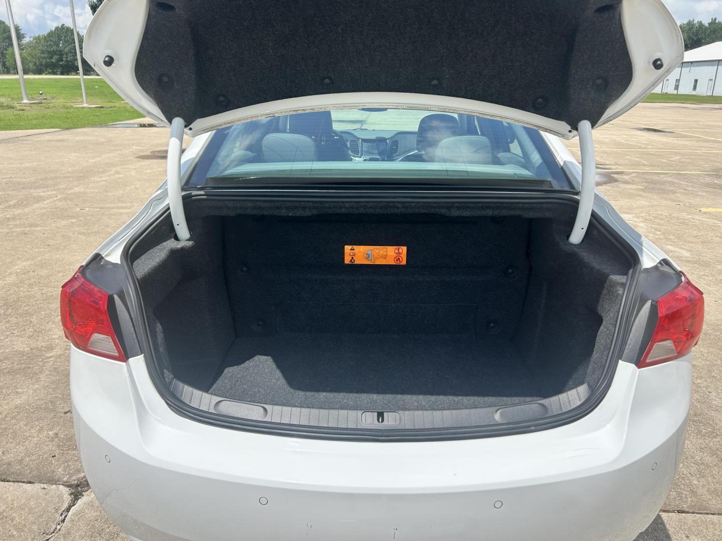 2016 White /Gray Chevrolet Impala CNG 3LT (2G1125SN9G9) with an 3.6L V6 DOHC 24V CNG engine, 6A transmission, located at 17760 Hwy 62, Morris, OK, 74445, (918) 733-4887, 35.609104, -95.877060 - 2016 CHEVY IMPALA HAS THE 3.6 V6 ENGINE AND IS FWD. THE IMPALA IS A BI-FUEL CAR THAT RUNS ON BOTH CNG (COMPRESSED NATUAL GAS) OR GASOLINE. THIS CAR FEATURES KEYLESS REMOTE START, KEYLESS REMOTE ENTRY, POWER LOCKS, POWER WINDOWS, POWER SEATS, POWER MIRRORS, AM/FM STEREO, CLOTH SEATS, DUAL CLIMATE CON - Photo#17