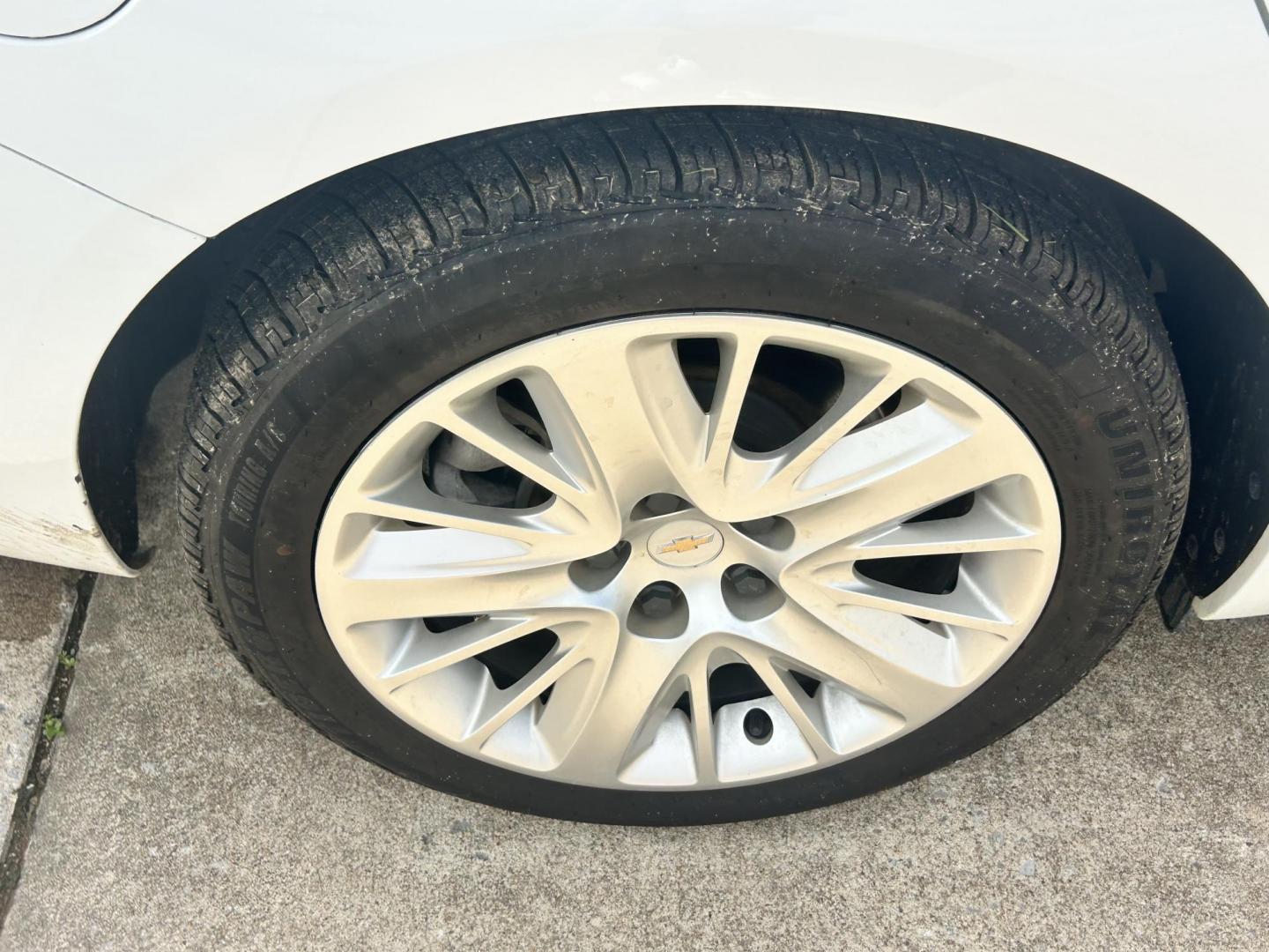 2016 White /Gray Chevrolet Impala CNG 3LT (2G1125SN9G9) with an 3.6L V6 DOHC 24V CNG engine, 6A transmission, located at 17760 Hwy 62, Morris, OK, 74445, (918) 733-4887, 35.609104, -95.877060 - 2016 CHEVY IMPALA HAS THE 3.6 V6 ENGINE AND IS FWD. THE IMPALA IS A BI-FUEL CAR THAT RUNS ON BOTH CNG (COMPRESSED NATUAL GAS) OR GASOLINE. THIS CAR FEATURES KEYLESS REMOTE START, KEYLESS REMOTE ENTRY, POWER LOCKS, POWER WINDOWS, POWER SEATS, POWER MIRRORS, AM/FM STEREO, CLOTH SEATS, DUAL CLIMATE CON - Photo#25