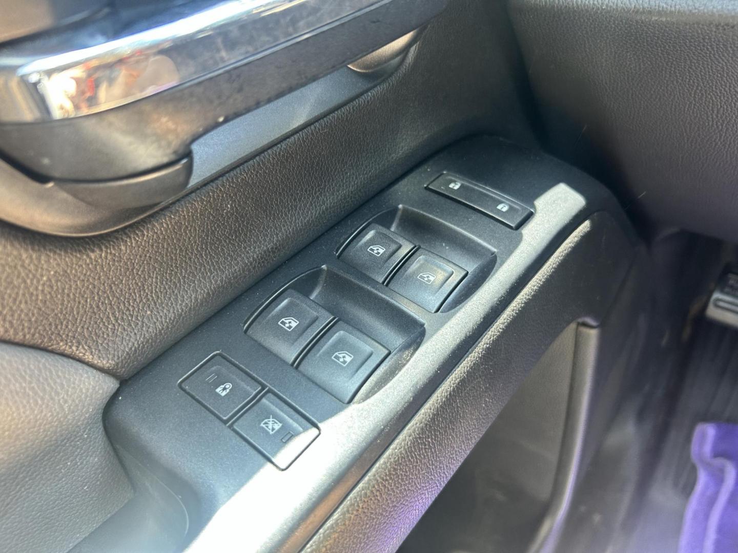 2017 WHITE /Gray Chevrolet Silverado 2500HD Work Truck Double Cab 2WD (1GC2CUEG1HZ) with an 6.0L V8 OHV 16V FFV engine, 6A transmission, located at 17760 Hwy 62, Morris, OK, 74445, (918) 733-4887, 35.609104, -95.877060 - 2017 CHEVY SILVERADO 2500 HD HAS THE 6.0L V8 AND IS 2WD. IT FEATURES POWER LOCKS, POWER WINDOWS, MANUAL SEATS, LEATHER INTERIOR, NO BACK SEAT REMOVED FOR WORK SHELVING, AM/FM RADIO, BACKUP CAMERA, TRACTION CONTOL, TRAILER BRAKES, TOOL BED, AND HITCH. IT RUNS ON CNG (COMPRESSED NATURAL GAS) A PREMIE - Photo#8