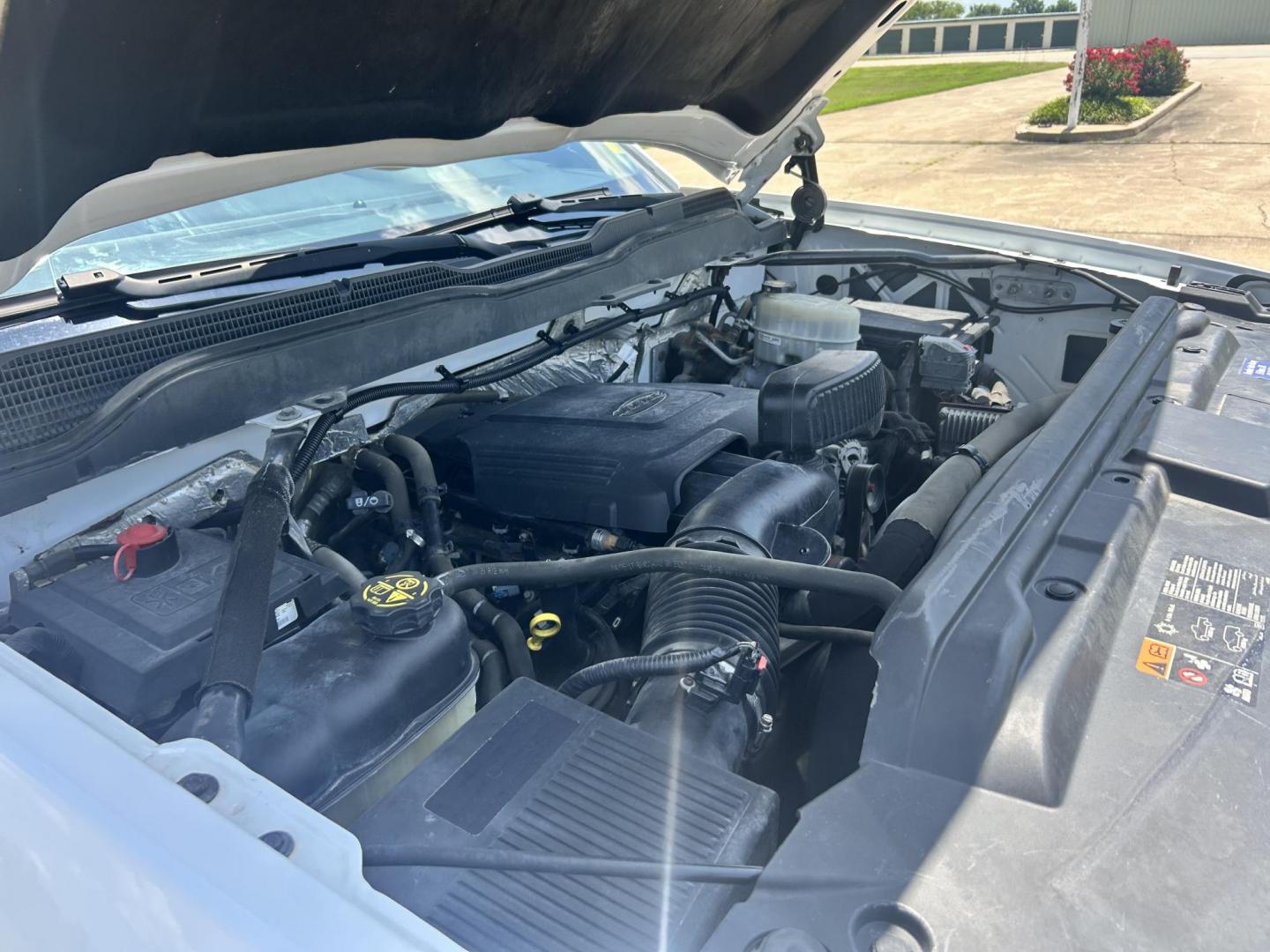 2017 WHITE /Gray Chevrolet Silverado 2500HD Work Truck Double Cab 2WD (1GC2CUEG1HZ) with an 6.0L V8 OHV 16V FFV engine, 6A transmission, located at 17760 Hwy 62, Morris, OK, 74445, (918) 733-4887, 35.609104, -95.877060 - 2017 CHEVY SILVERADO 2500 HD HAS THE 6.0L V8 AND IS 2WD. IT FEATURES POWER LOCKS, POWER WINDOWS, MANUAL SEATS, LEATHER INTERIOR, NO BACK SEAT REMOVED FOR WORK SHELVING, AM/FM RADIO, BACKUP CAMERA, TRACTION CONTOL, TRAILER BRAKES, TOOL BED, AND HITCH. IT RUNS ON CNG (COMPRESSED NATURAL GAS) A PREMIE - Photo#20