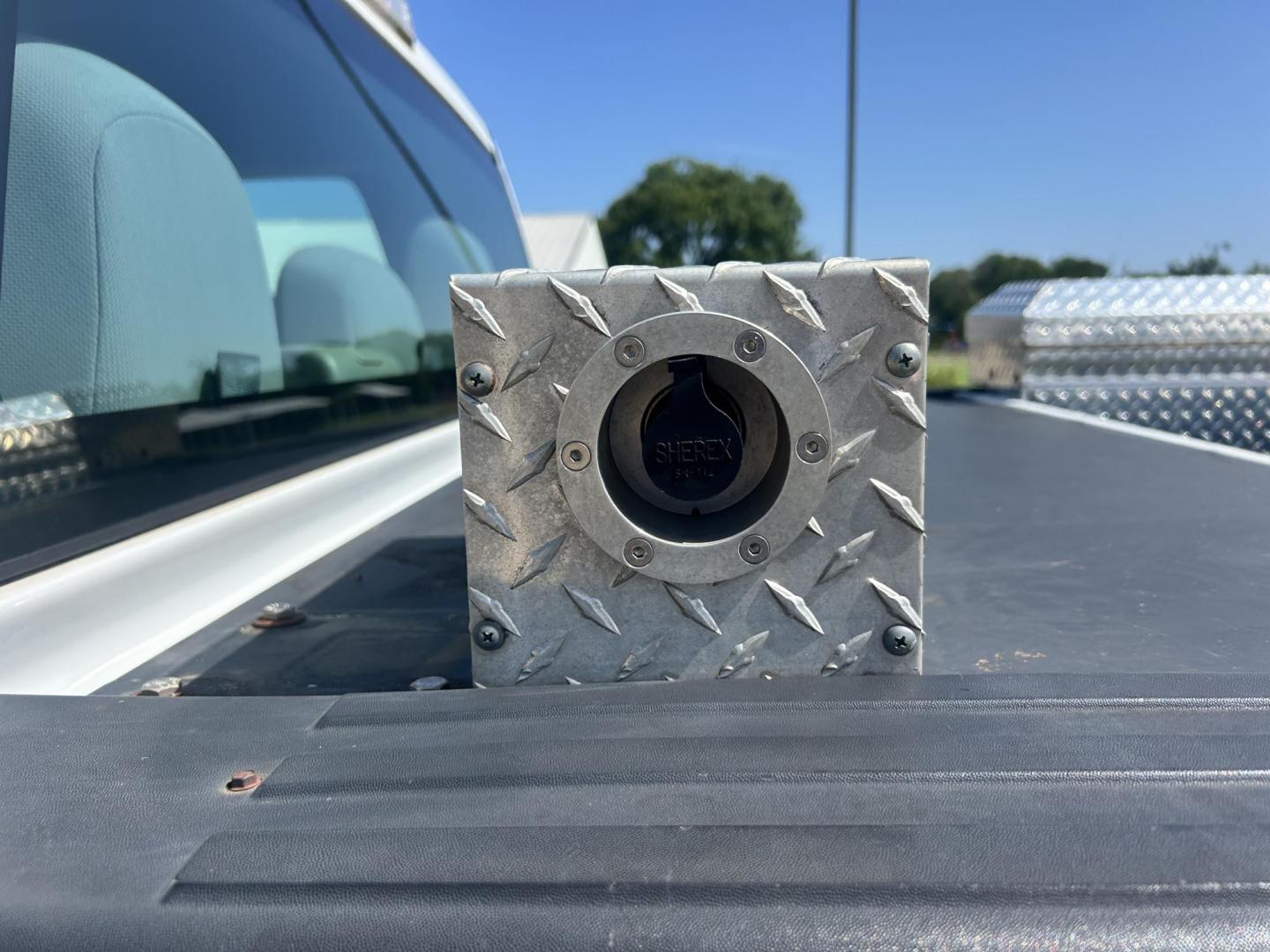 2012 WHITE /Gray Ford F-150 XL (1FTVX1CF1CK) with an 5.0L V8 engine, 6-Speed Automatic transmission, located at 17760 Hwy 62, Morris, OK, 74445, (918) 733-4887, 35.609104, -95.877060 - 2012 FORD F-150 HAS THE 5.0L V8 AND IS 2WD. FEATURES POWER LOCKS, POWER WINDOWS, POWER MIRRORS, AM/FM STEREO, SIRIUS STEREO CD PLAYER, AUXILLARY PORT, CRUISE CONTROL, TRACTION CONTROL, MULTI-FUNCTION STEERING CONTROL, BED LINER, TOOL BOXES, TRAILER BRAKES AND TRAILER HITCH. A PREMIER ALTERNATIVE FUE - Photo#20