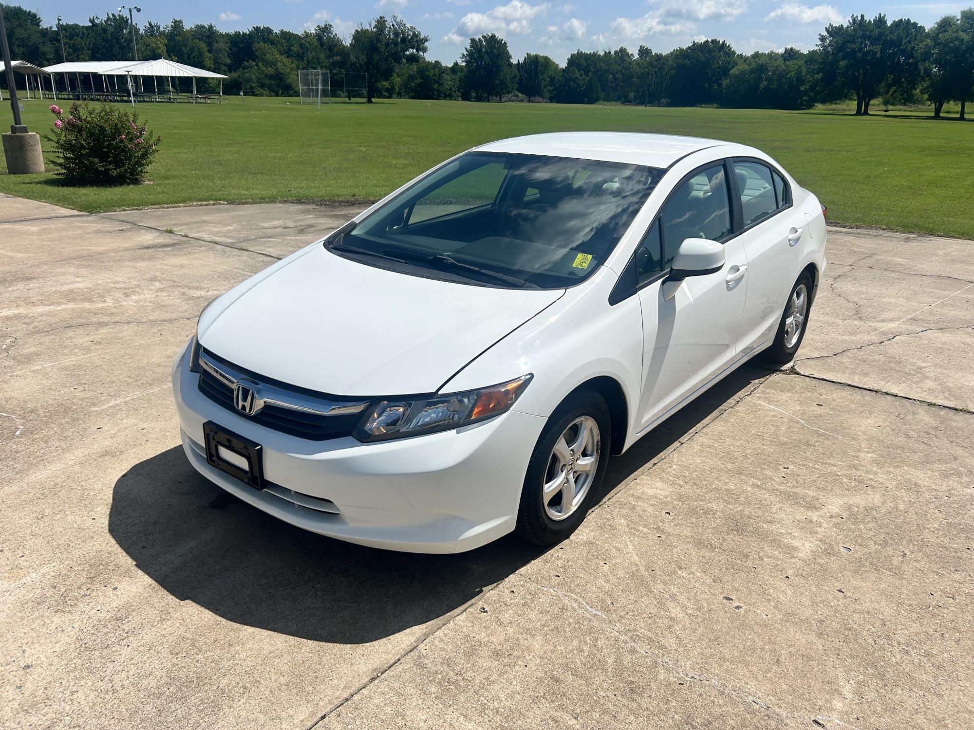 photo of 2012 HONDA CIVIC DEDICATED CNG ONLY RUNS ON COMPRESSED NATURAL GAS $890 TAX CREDIT AVAILABLE 