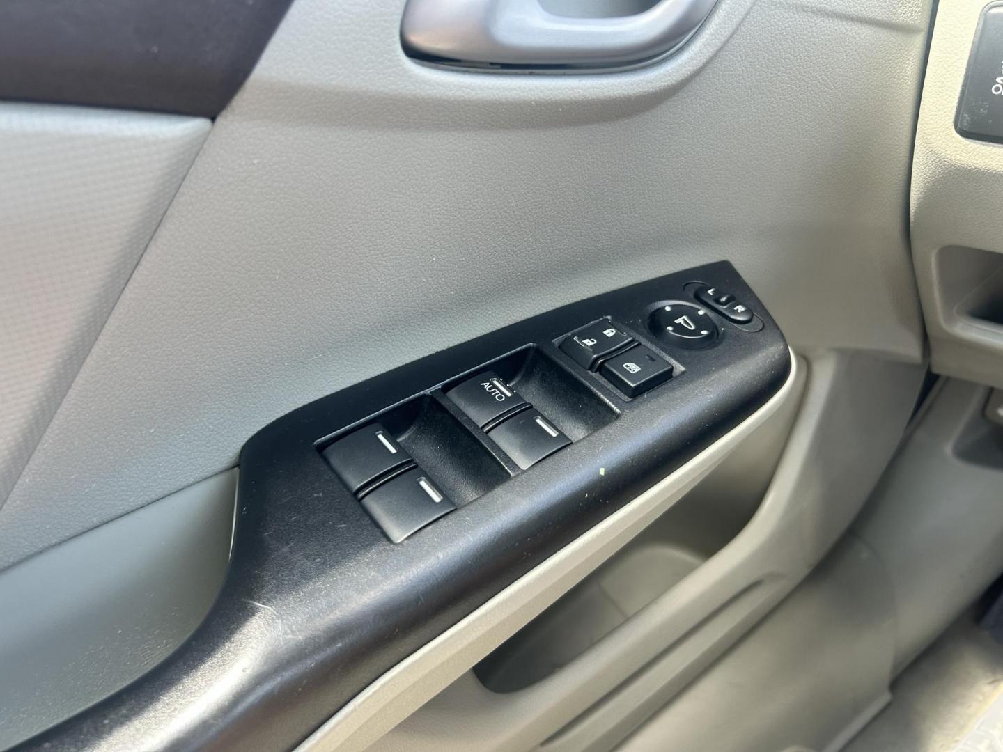 2012 WHITE /Gray Honda Civic CNG Sedan 5-Speed AT (19XFB5F59CE) with an 1.8L L4 SOHC 16V CNG engine, 5-Speed Automatic transmission, located at 17760 Hwy 62, Morris, OK, 74445, (918) 733-4887, 35.609104, -95.877060 - 2012 HONDA CIVIC DEDICATED CNG HAS A 1.8L 4 CYLINDER ENGINE AND IS FWD. HAS KEYLESS REMOTE ENTRY, MANUAL SEATS, POWER LOCKS, POWER MIRRORS, POWER WINDOWS. HAS AM/FM RADIO, CD PLAYER, BLUETOOTH HANDS-FREE CALLING, AUX PORT, USB PORT, CRUISE CONTROL, AND TRACTION CONTROL. 41,890 MILES. 195/65R15 TIRES - Photo#9