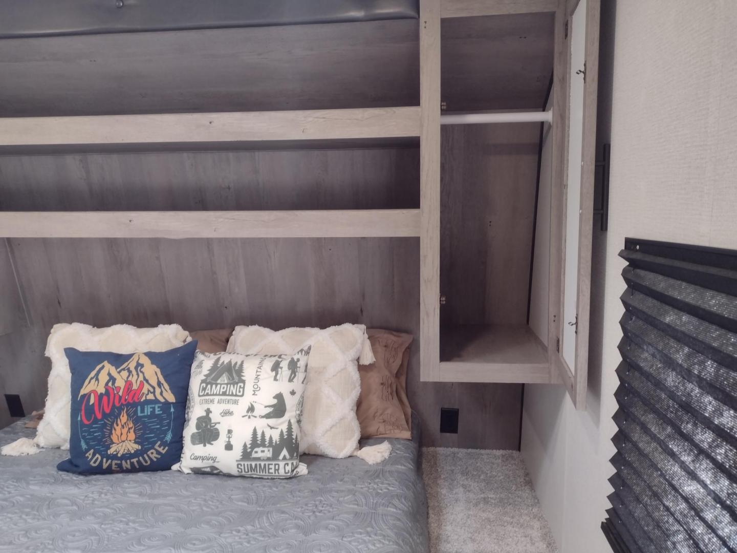 2021 WHITE/BLACK /Gray Keystone SPRINGDALE SG32TH SG32TH (4YDT32T20M3) , located at 17760 Hwy 62, Morris, OK, 74445, 35.609104, -95.877060 - YOUR ADVENTURE AWAITS CHECK OUT THIS 2021 KEYSTONE SPRINGDALE TAILGATOR TOY HAULER SG32TH 36FT OVERALL WITH A 21FT POWER AWNING. IN THE FRONT IS THE BEDROOM WITH A QUEEN SIZE BED, OVERHEAD DOUBLE SHELF, 2 WARDROBE CLOSETS, STORAGE NEXT TO THE BED AND UNDER. IN THE LIVING AND KITCHEN AREA IS THE ENTE - Photo#21