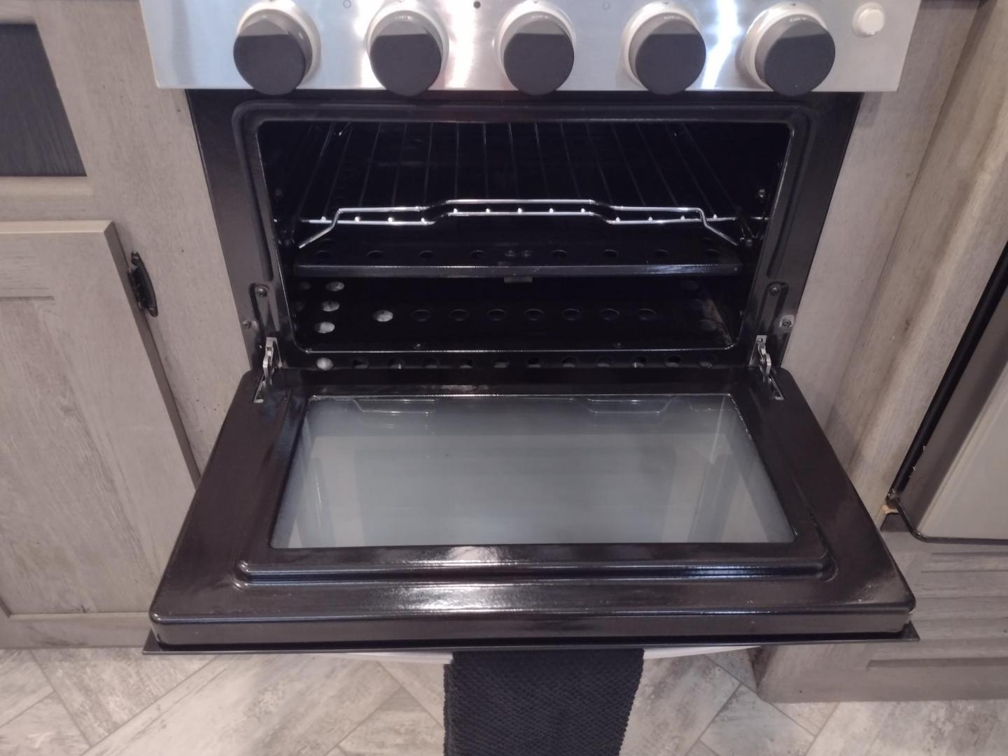 2021 WHITE/BLACK /Gray Keystone SPRINGDALE SG32TH SG32TH (4YDT32T20M3) , located at 17760 Hwy 62, Morris, OK, 74445, 35.609104, -95.877060 - YOUR ADVENTURE AWAITS CHECK OUT THIS 2021 KEYSTONE SPRINGDALE TAILGATOR TOY HAULER SG32TH 36FT OVERALL WITH A 21FT POWER AWNING. IN THE FRONT IS THE BEDROOM WITH A QUEEN SIZE BED, OVERHEAD DOUBLE SHELF, 2 WARDROBE CLOSETS, STORAGE NEXT TO THE BED AND UNDER. IN THE LIVING AND KITCHEN AREA IS THE ENTE - Photo#32