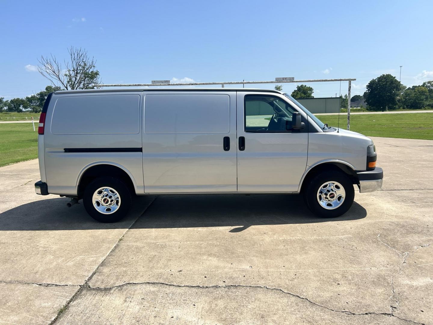 2016 Silver /Gray GMC Savana Cargo (1GTZ7GFBXG1) with an 6.0L V8 OHV 16V CNG engine, 6A transmission, located at 17760 Hwy 62, Morris, OK, 74445, (918) 733-4887, 35.609104, -95.877060 - 2016 GMC SAVANA CARGO VAN RWD WITH THE 6.0L V8 ENGINE DEDICATED CNG ONLY RUNS ON COMPRESSED NATURAL GAS. IT FEATURES KEYLESS REMOTE START, POWER LOCKS, POWER WINDOWS, POWER MIRRORS, CLOTH INTERIOR, MANUAL SEATS, CRUISE CONTROL, TRACTION CONTROL, HAUL MODE, AM/FM RADIO, USB PORT, AUXILARY PORT, SLI - Photo#3