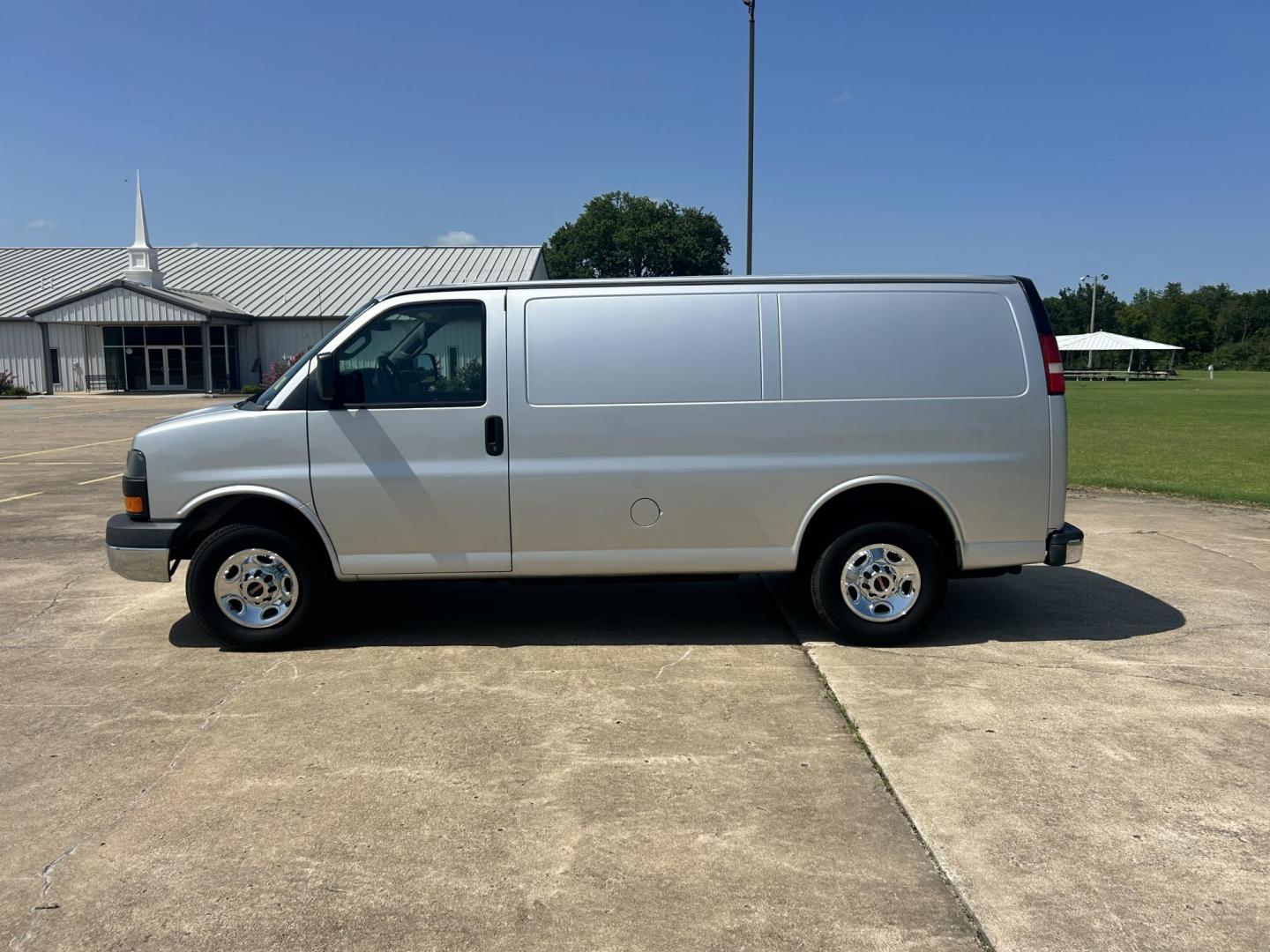 2016 Silver /Gray GMC Savana Cargo (1GTZ7GFBXG1) with an 6.0L V8 OHV 16V CNG engine, 6A transmission, located at 17760 Hwy 62, Morris, OK, 74445, (918) 733-4887, 35.609104, -95.877060 - 2016 GMC SAVANA CARGO VAN RWD WITH THE 6.0L V8 ENGINE DEDICATED CNG ONLY RUNS ON COMPRESSED NATURAL GAS. IT FEATURES KEYLESS REMOTE START, POWER LOCKS, POWER WINDOWS, POWER MIRRORS, CLOTH INTERIOR, MANUAL SEATS, CRUISE CONTROL, TRACTION CONTROL, HAUL MODE, AM/FM RADIO, USB PORT, AUXILARY PORT, SLI - Photo#7
