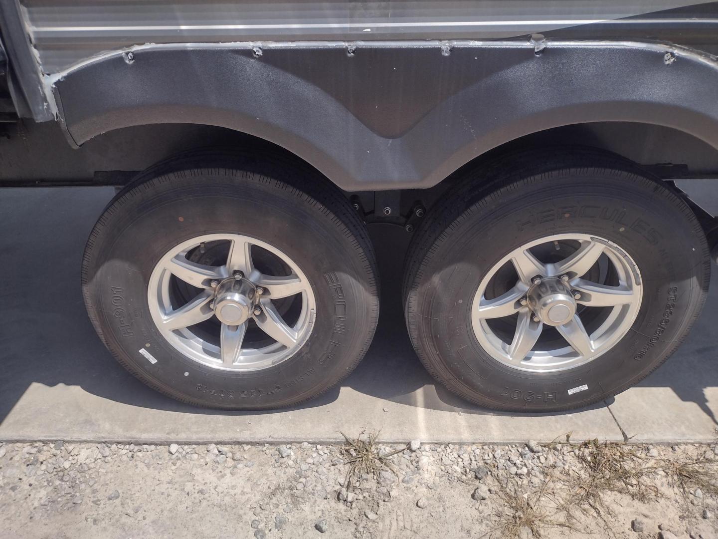 2018 Silver /Gray Forest River XLR Toy Hauler 31QB (5ZT2XLWB1J1) , located at 17760 Hwy 62, Morris, OK, 74445, 35.609104, -95.877060 - CHECK OUT THIS 2018 FOREST RIVER XLR BOOST 31QB 39FT OVERALL WITH 15FT POWER AWNING. IN THE FRONT IS THE BEDROOM WITH QUEEN SIZE BED, OVERHEAD CABINETS, 2 WARDROBE CLOSETS, AND STORAGE UNDER THE BED. CONNECTED TO THE BEDROOM IS A FULL BATH WITH VANITY SINK, MEDICINE CABINET, AND STANDING SHOWER. IN - Photo#16