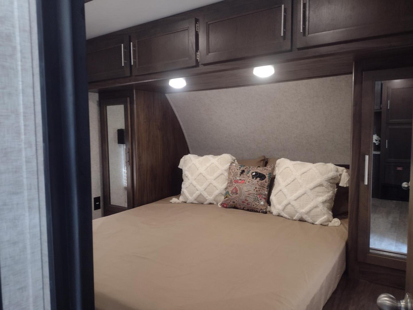 2018 Silver /Gray Forest River XLR Toy Hauler 31QB (5ZT2XLWB1J1) , located at 17760 Hwy 62, Morris, OK, 74445, 35.609104, -95.877060 - CHECK OUT THIS 2018 FOREST RIVER XLR BOOST 31QB 39FT OVERALL WITH 15FT POWER AWNING. IN THE FRONT IS THE BEDROOM WITH QUEEN SIZE BED, OVERHEAD CABINETS, 2 WARDROBE CLOSETS, AND STORAGE UNDER THE BED. CONNECTED TO THE BEDROOM IS A FULL BATH WITH VANITY SINK, MEDICINE CABINET, AND STANDING SHOWER. IN - Photo#17