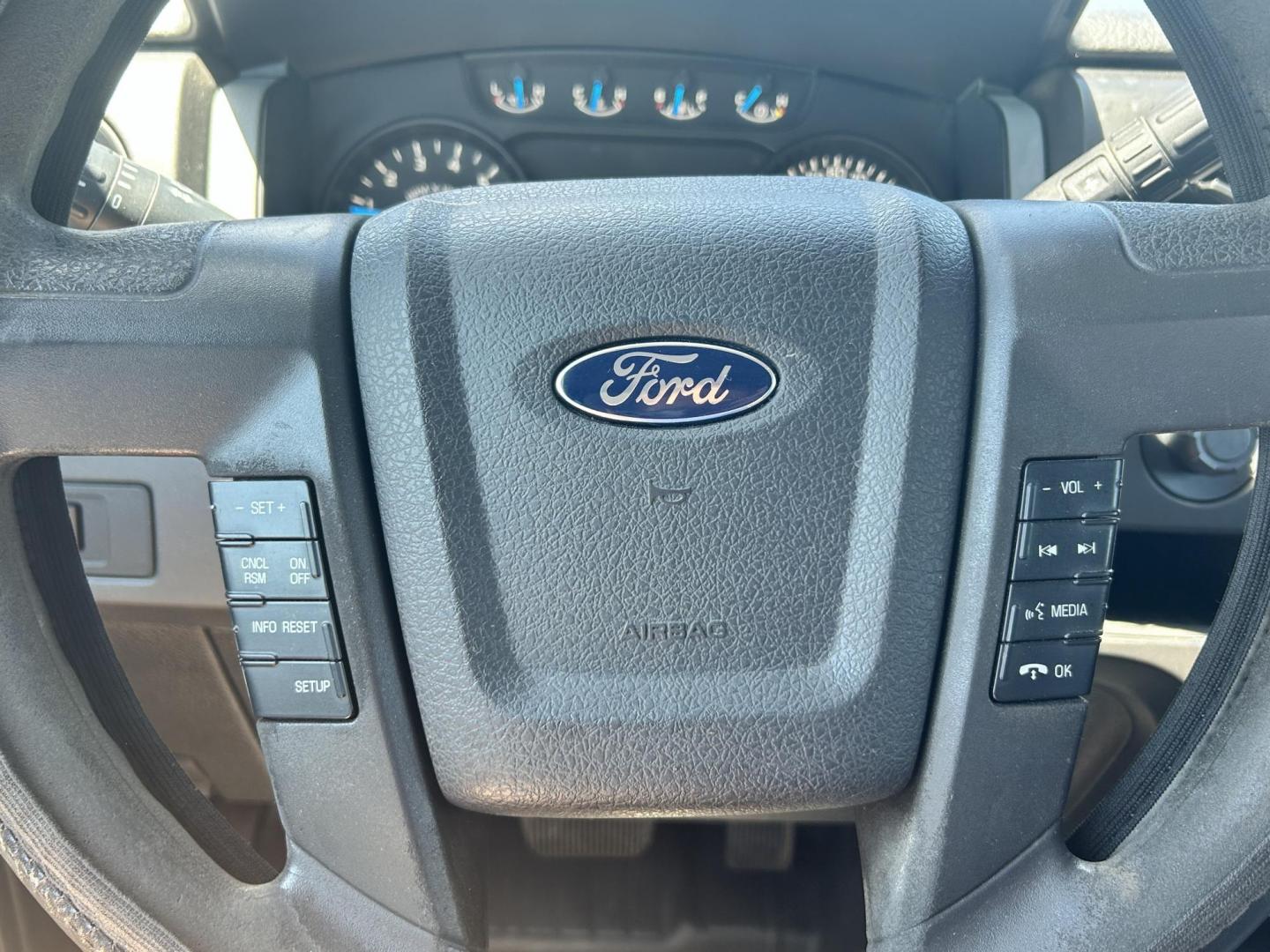 2014 WHITE /Gray Ford F-150 (1FTEX1EM9EK) with an 3.7L V6 DOHC 24V engine, 6-Speed Automatic transmission, located at 17760 Hwy 62, Morris, OK, 74445, (918) 733-4887, 35.609104, -95.877060 - 2014 FORD F-150 EXTENDED CAB. 4WD 3.7L V6 BI-FUEL SYSTEM RUNS ON CNG OR GASOLINE. FEATURES KEYLESS REMOTE ENTRY, POWER LOCKS, POWER WINDOWS, AM/FM STEREO, SIRIUS XM STEREO, CD PLAYER, AUXILLARY PORT, BACKUP CAMERA, CRUISE CONTROL, TRACTION CONTROL, MULTI-FUNCTIONING STEERING WHEEL CONTROLS, AND TRA - Photo#13