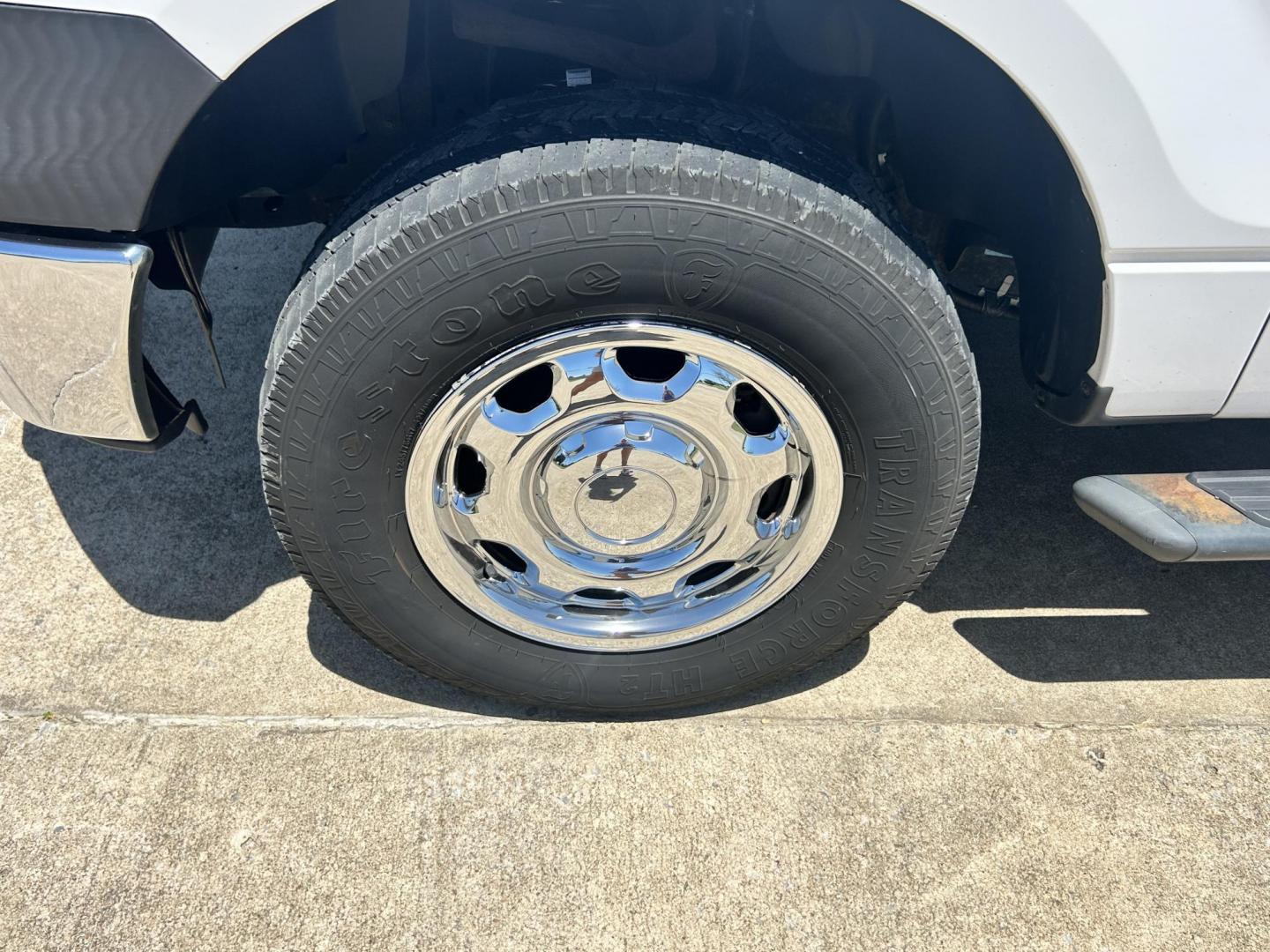 2014 WHITE /Gray Ford F-150 (1FTEX1EM9EK) with an 3.7L V6 DOHC 24V engine, 6-Speed Automatic transmission, located at 17760 Hwy 62, Morris, OK, 74445, (918) 733-4887, 35.609104, -95.877060 - 2014 FORD F-150 EXTENDED CAB. 4WD 3.7L V6 BI-FUEL SYSTEM RUNS ON CNG OR GASOLINE. FEATURES KEYLESS REMOTE ENTRY, POWER LOCKS, POWER WINDOWS, AM/FM STEREO, SIRIUS XM STEREO, CD PLAYER, AUXILLARY PORT, BACKUP CAMERA, CRUISE CONTROL, TRACTION CONTROL, MULTI-FUNCTIONING STEERING WHEEL CONTROLS, AND TRA - Photo#27