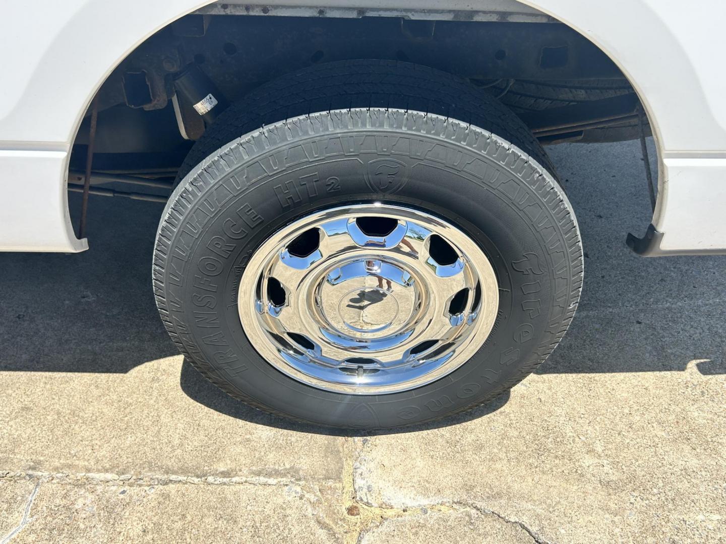 2014 WHITE /Gray Ford F-150 (1FTEX1EM9EK) with an 3.7L V6 DOHC 24V engine, 6-Speed Automatic transmission, located at 17760 Hwy 62, Morris, OK, 74445, (918) 733-4887, 35.609104, -95.877060 - 2014 FORD F-150 EXTENDED CAB. 4WD 3.7L V6 BI-FUEL SYSTEM RUNS ON CNG OR GASOLINE. FEATURES KEYLESS REMOTE ENTRY, POWER LOCKS, POWER WINDOWS, AM/FM STEREO, SIRIUS XM STEREO, CD PLAYER, AUXILLARY PORT, BACKUP CAMERA, CRUISE CONTROL, TRACTION CONTROL, MULTI-FUNCTIONING STEERING WHEEL CONTROLS, AND TRA - Photo#30
