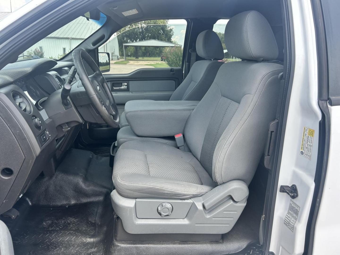 2014 WHITE /Gray Ford F-150 (1FTEX1CM3EK) with an 3.7L V6 DOHC 24V engine, 6-Speed Automatic transmission, located at 17760 Hwy 62, Morris, OK, 74445, (918) 733-4887, 35.609104, -95.877060 - 2014 FORD F-150 2WD WITH 3.7L V6 ENGINE BI-FUEL SYSTEM RUNS ON CNG OR GASOLINE. FEATURES KEYLESS REMOTE ENTRY, POWER LOCKS, POWER WINDOWS, AM/FM STEREO, SIRIUS XM STEREO, CD PLAYER, AUXILLARY PORT, CRUISE CONTROL, TRACTION CONTROL, MULTI-FUNCTIONING STEERING WHEEL CONTROLS, AND TRAILER HITCH. HAS 1 - Photo#8