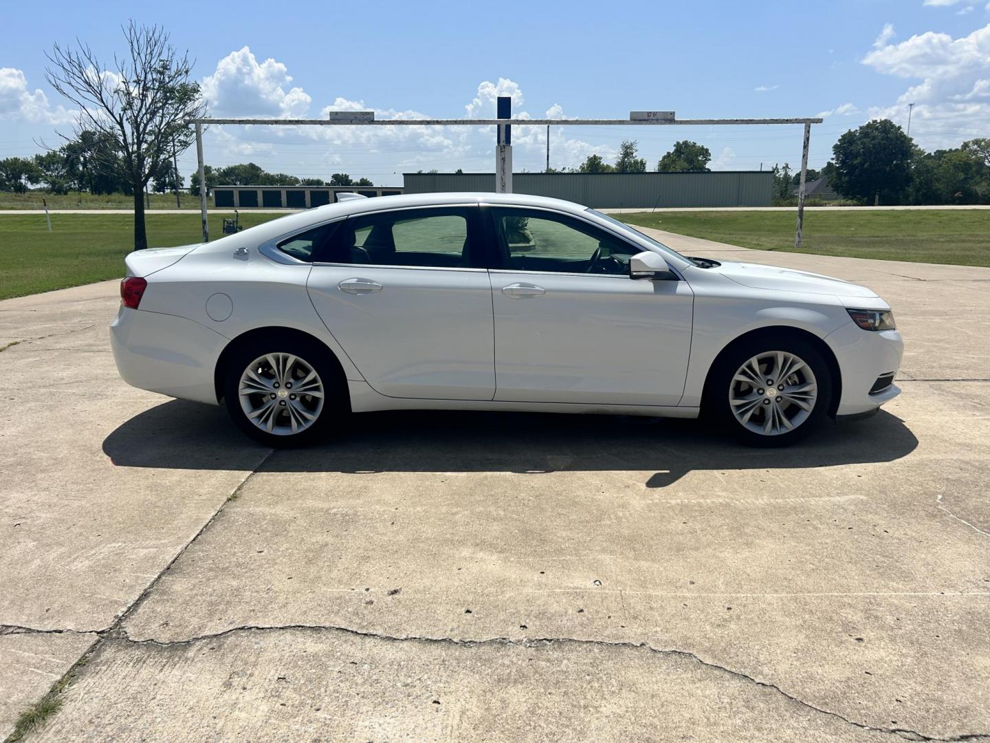 2015 WHITE /Gray Chevrolet Impala (2G1135SN5F9) with an 3.6L V6 DOHC 24V CNG engine, 6A transmission, located at 17760 Hwy 62, Morris, OK, 74445, (918) 733-4887, 35.609104, -95.877060 - 2015 CHEVY IMPALA HAS THE 3.6 V6 ENGINE AND IS FWD. THE IMPALA IS A BI-FUEL CAR THAT RUNS ON BOTH CNG (COMPRESSED NATUAL GAS) OR GASOLINE. THIS CAR FEATURES KEYLESS REMOTE START, KEYLESS REMOTE ENTRY, POWER LOCKS, POWER WINDOWS, POWER SEATS, POWER MIRRORS, AM/FM STEREO, CLOTH SEATS, BACK UP CAMERA, - Photo#3