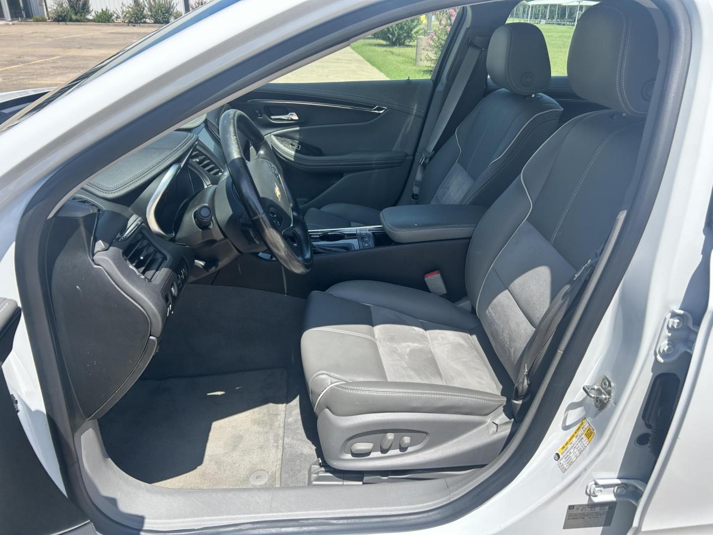 2015 WHITE /Gray Chevrolet Impala (2G1135SN5F9) with an 3.6L V6 DOHC 24V CNG engine, 6A transmission, located at 17760 Hwy 62, Morris, OK, 74445, (918) 733-4887, 35.609104, -95.877060 - 2015 CHEVY IMPALA HAS THE 3.6 V6 ENGINE AND IS FWD. THE IMPALA IS A BI-FUEL CAR THAT RUNS ON BOTH CNG (COMPRESSED NATUAL GAS) OR GASOLINE. THIS CAR FEATURES KEYLESS REMOTE START, KEYLESS REMOTE ENTRY, POWER LOCKS, POWER WINDOWS, POWER SEATS, POWER MIRRORS, AM/FM STEREO, CLOTH SEATS, BACK UP CAMERA, - Photo#8